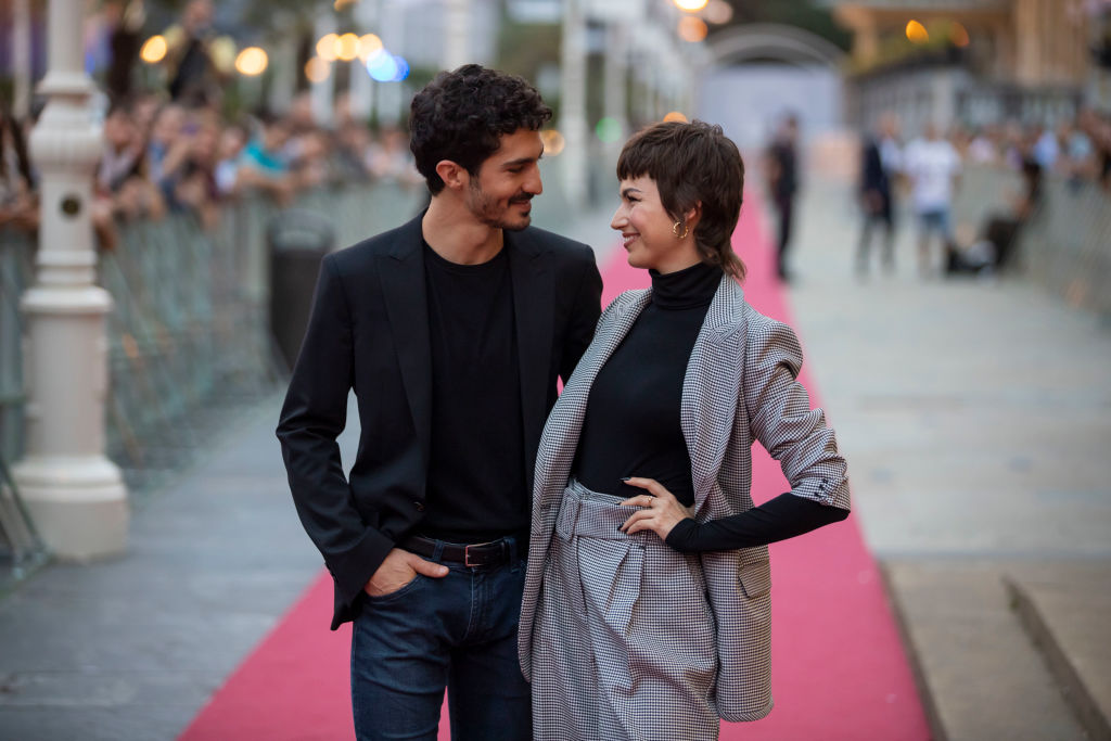 Chino Darín y Úrsula Corberó asisten al estreno de "La Odisea De Los Giles (Heroic Losers)" durante el 67º Festival de Cine de San Sebastián el 23 de septiembre de 2019 en San Sebastián, España. | Fuente: Getty Images