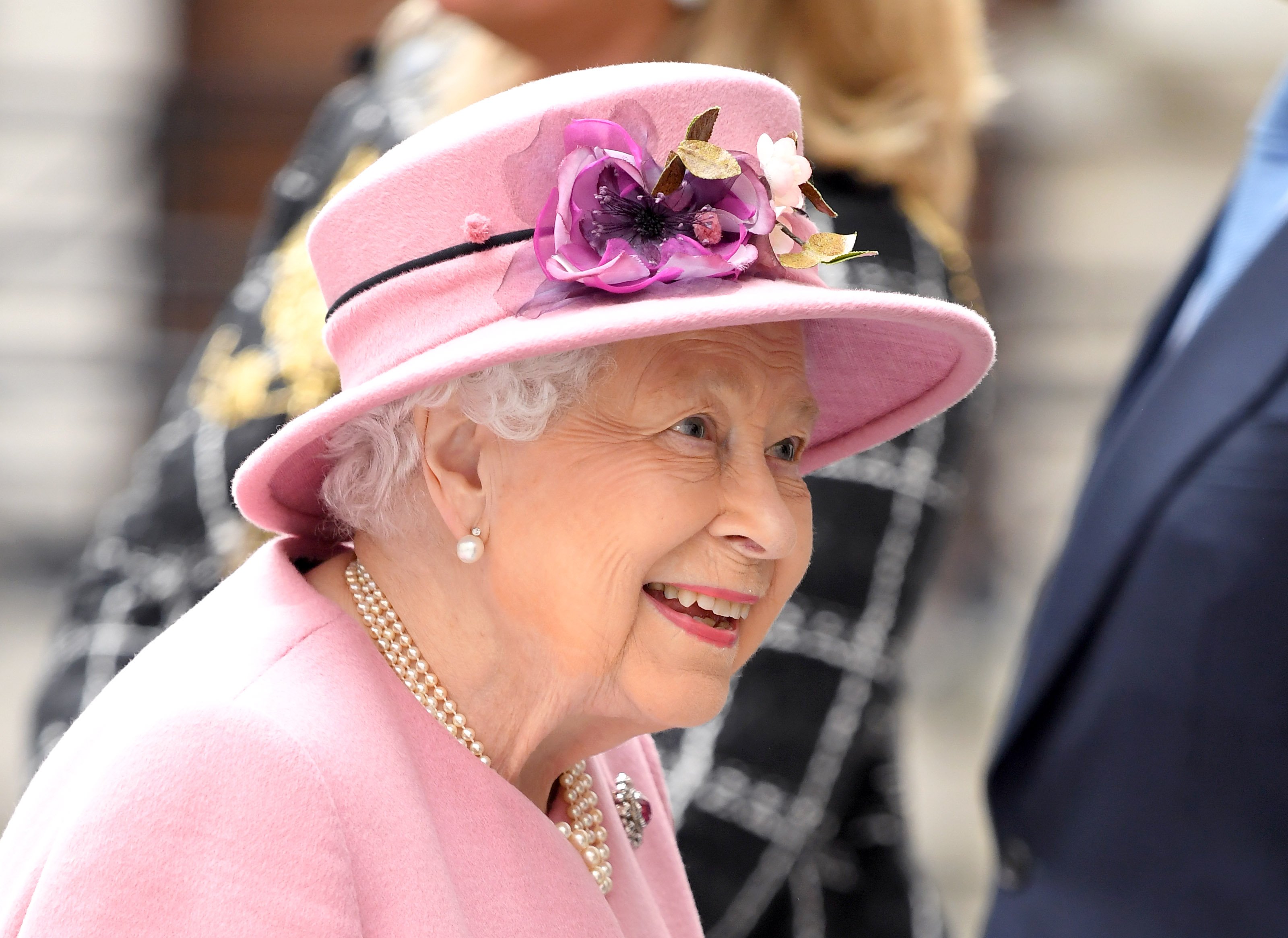 La reina Elizabeth II visitando la Catedral de Leicester en el centro de Inglaterra el 8 de marzo de 2012. | Foto: Getty Images