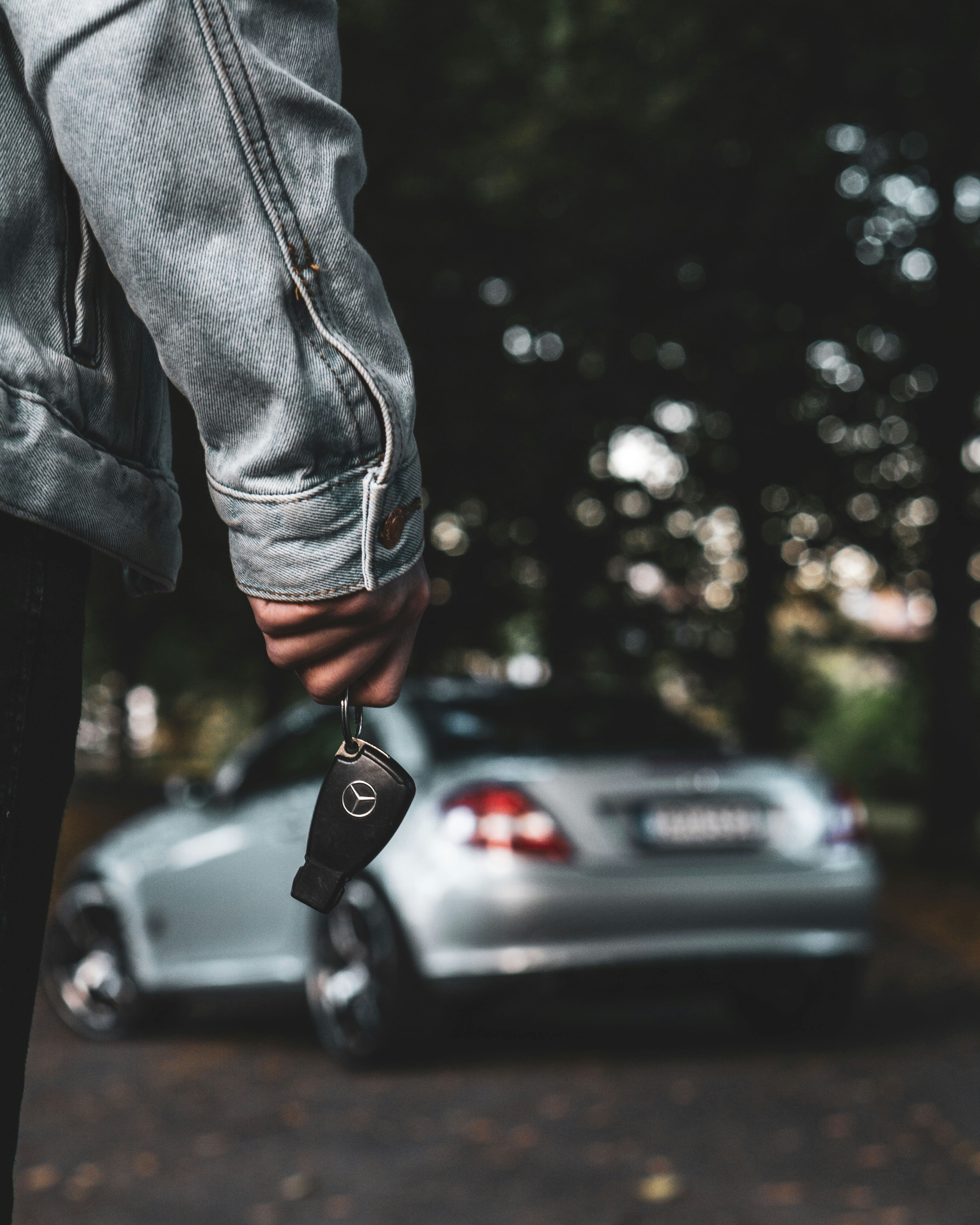 Una persona con las llaves del Automóvil | Fuente: Unsplash