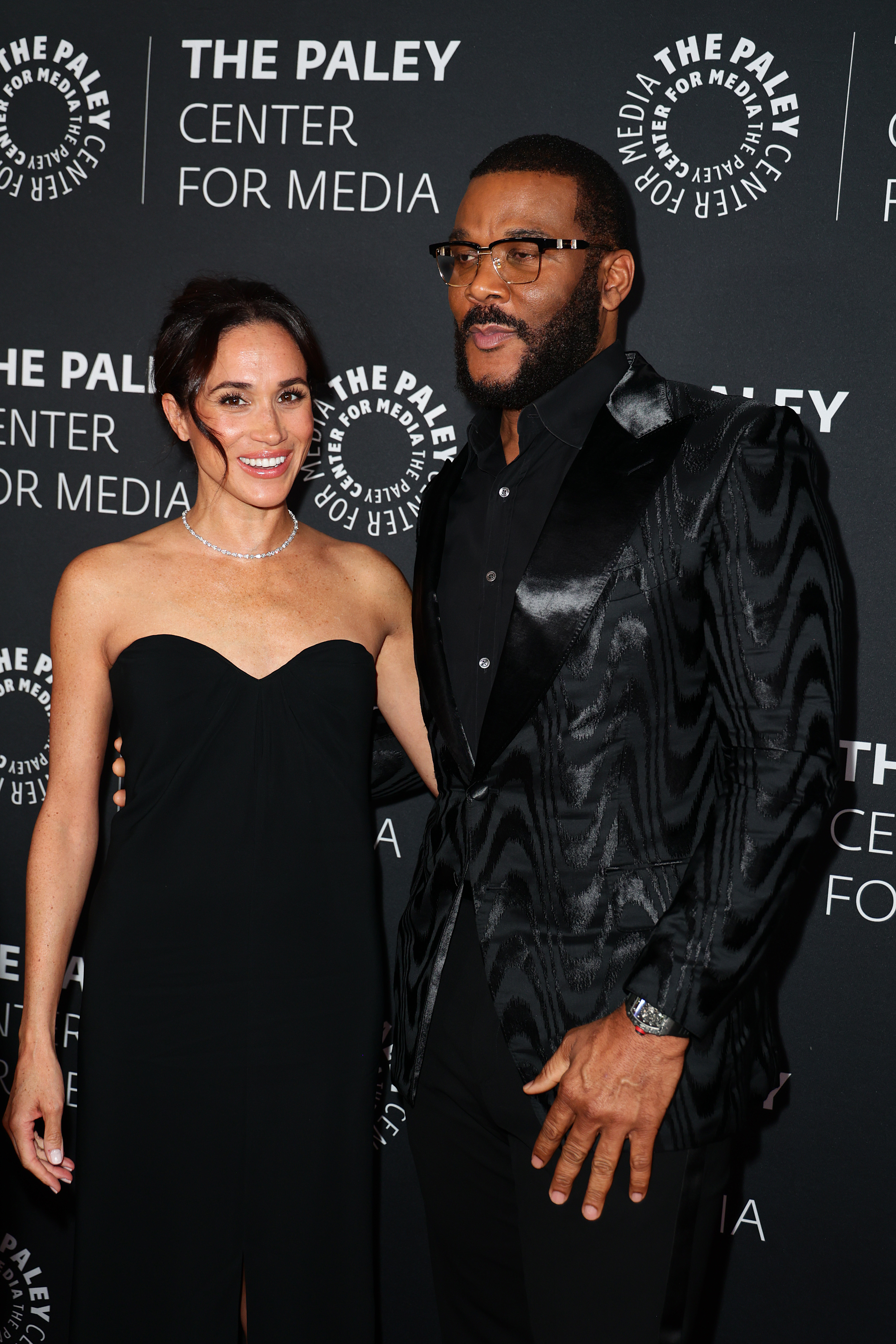 Meghan Markle y Tyler Perry en la Gala de Otoño de los Paley Honors el 4 de diciembre de 2024, en Beverly Hills, California. | Fuente: Getty Images