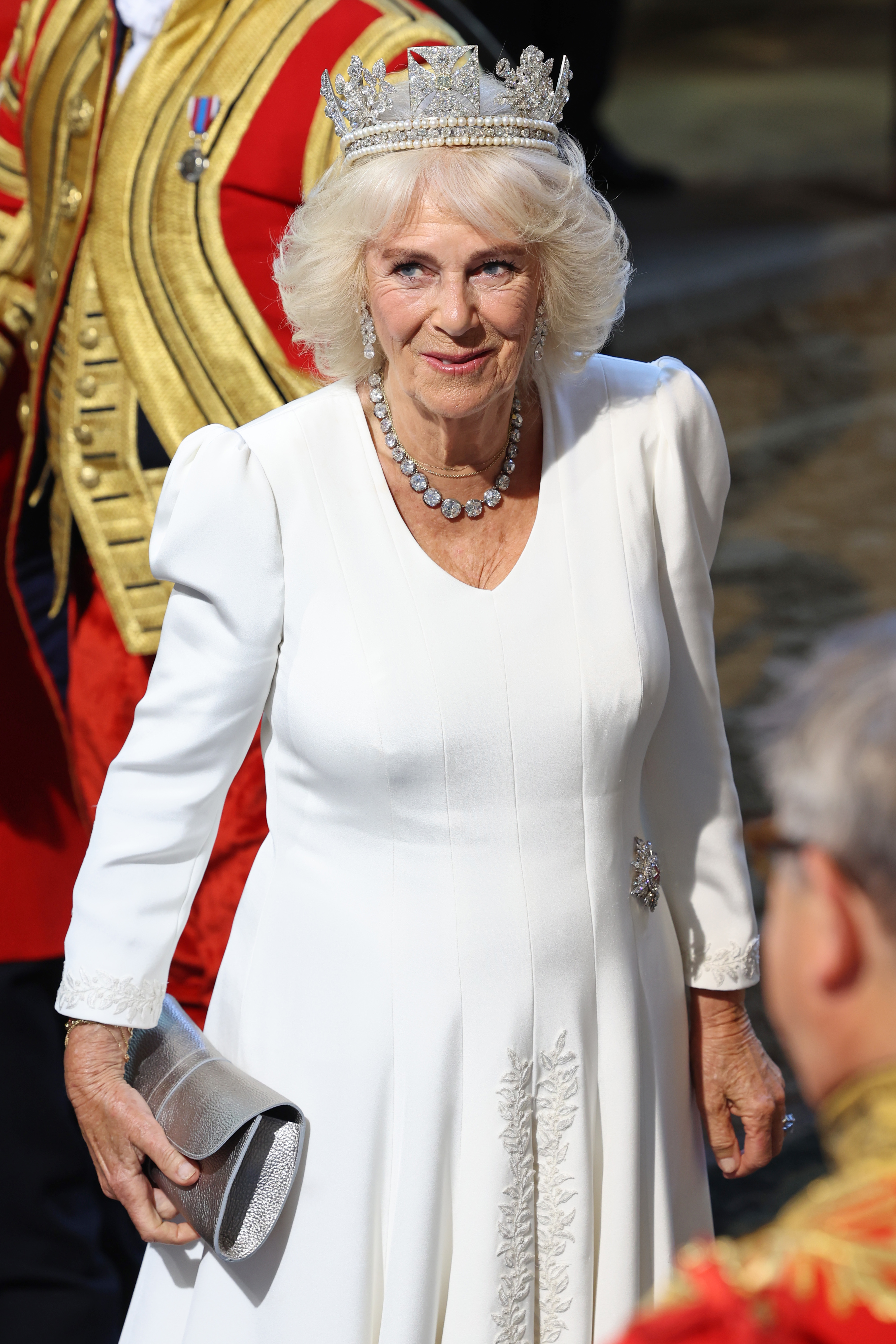 La reina Camilla, con la Diadema de Diamantes, llega a las Casas del Parlamento, Torre Victoria - Entrada del Soberano para la Apertura de Estado del Parlamento en Londres, Inglaterra, el 17 de julio de 2024 | Fuente: Getty Images