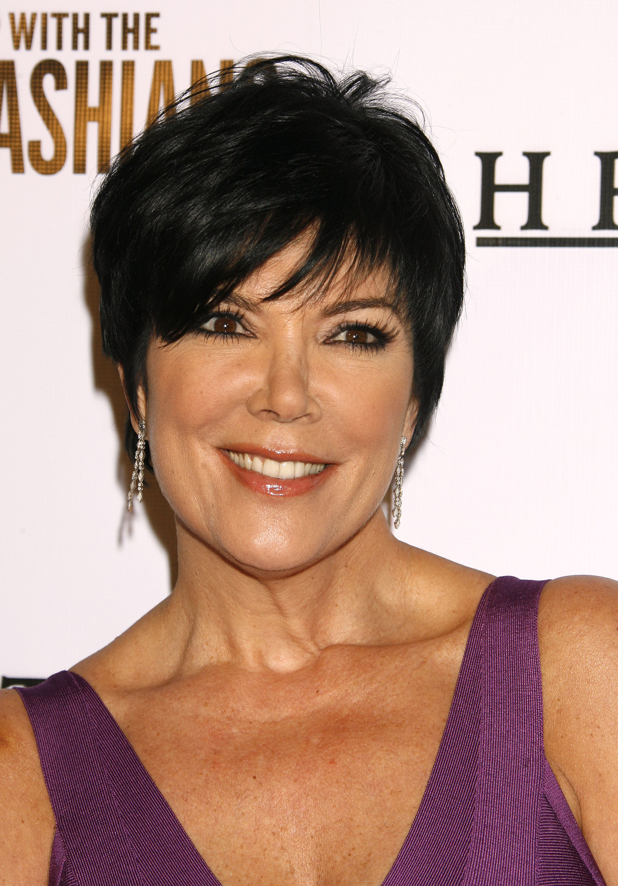 Kris Jenner llega a la fiesta de lanzamiento de la temporada 2 de Keeping Up With the Kardashians en Les Deux en Hollywood. | Fuente: Getty Images