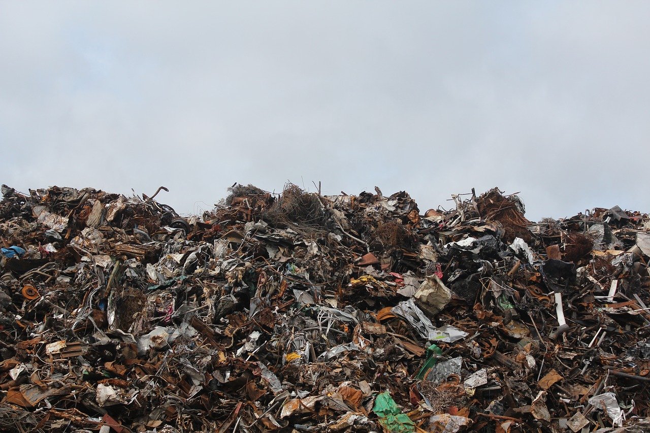 Desperdicios en un basurero. | Foto: Pixabay
