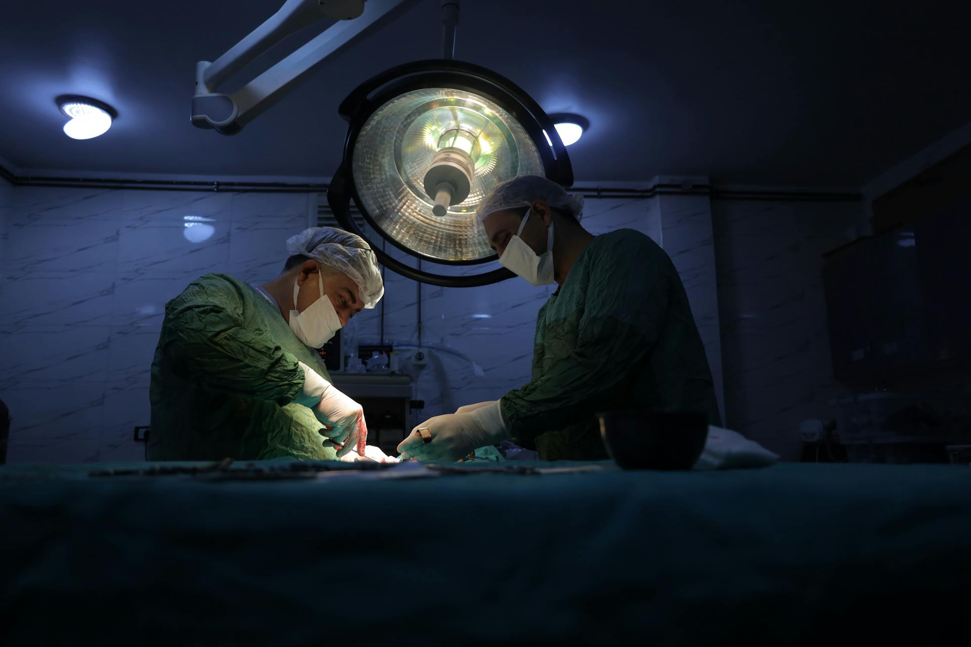 Médicos operando | Fuente: Pexels