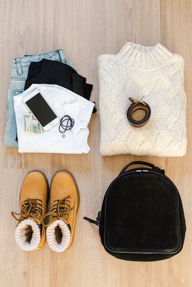 Una selección de ropa, calzado y accesorios combinables. | Foto: Shutterstock