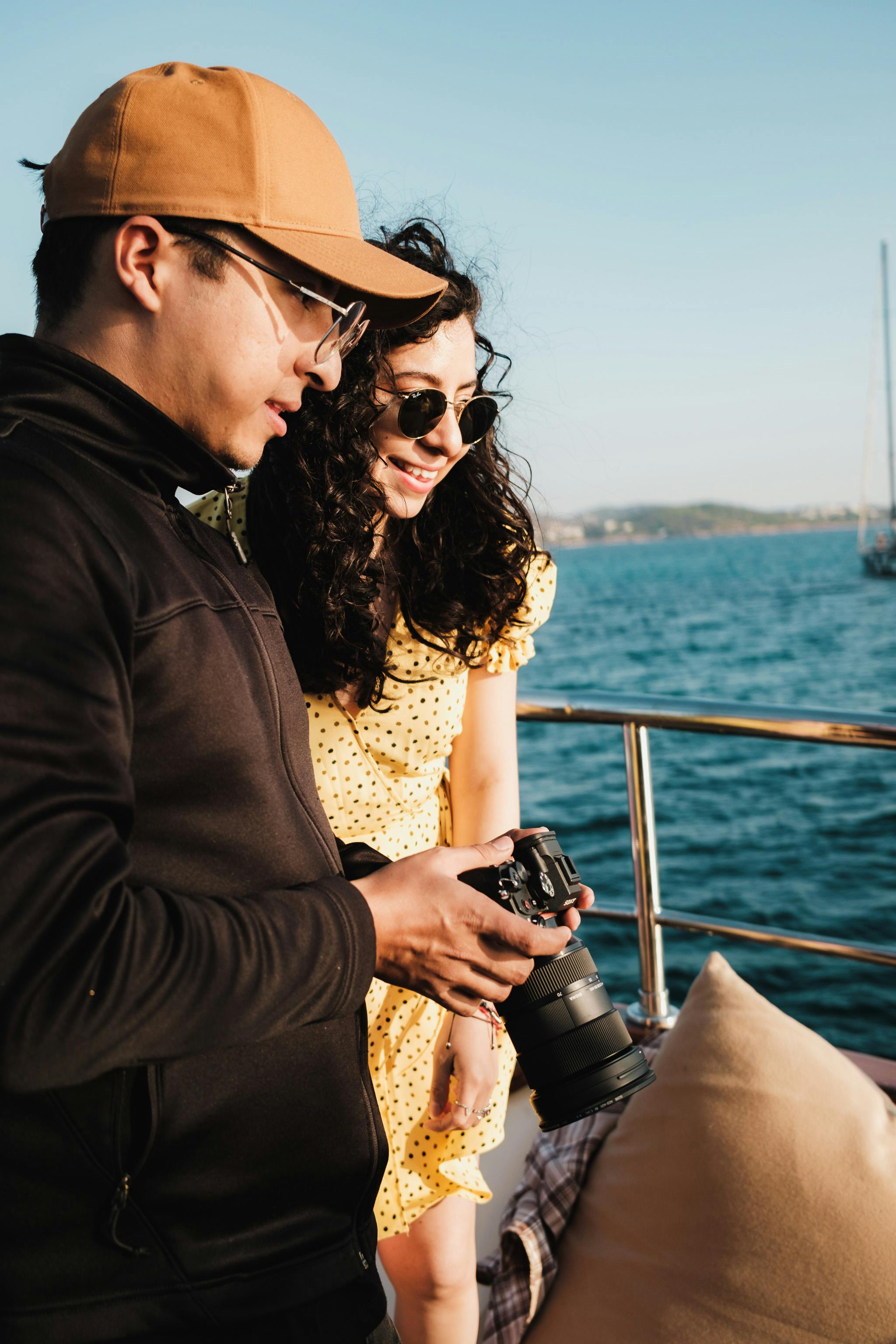 Una coppia su uno yacht | Fonte: Pexels