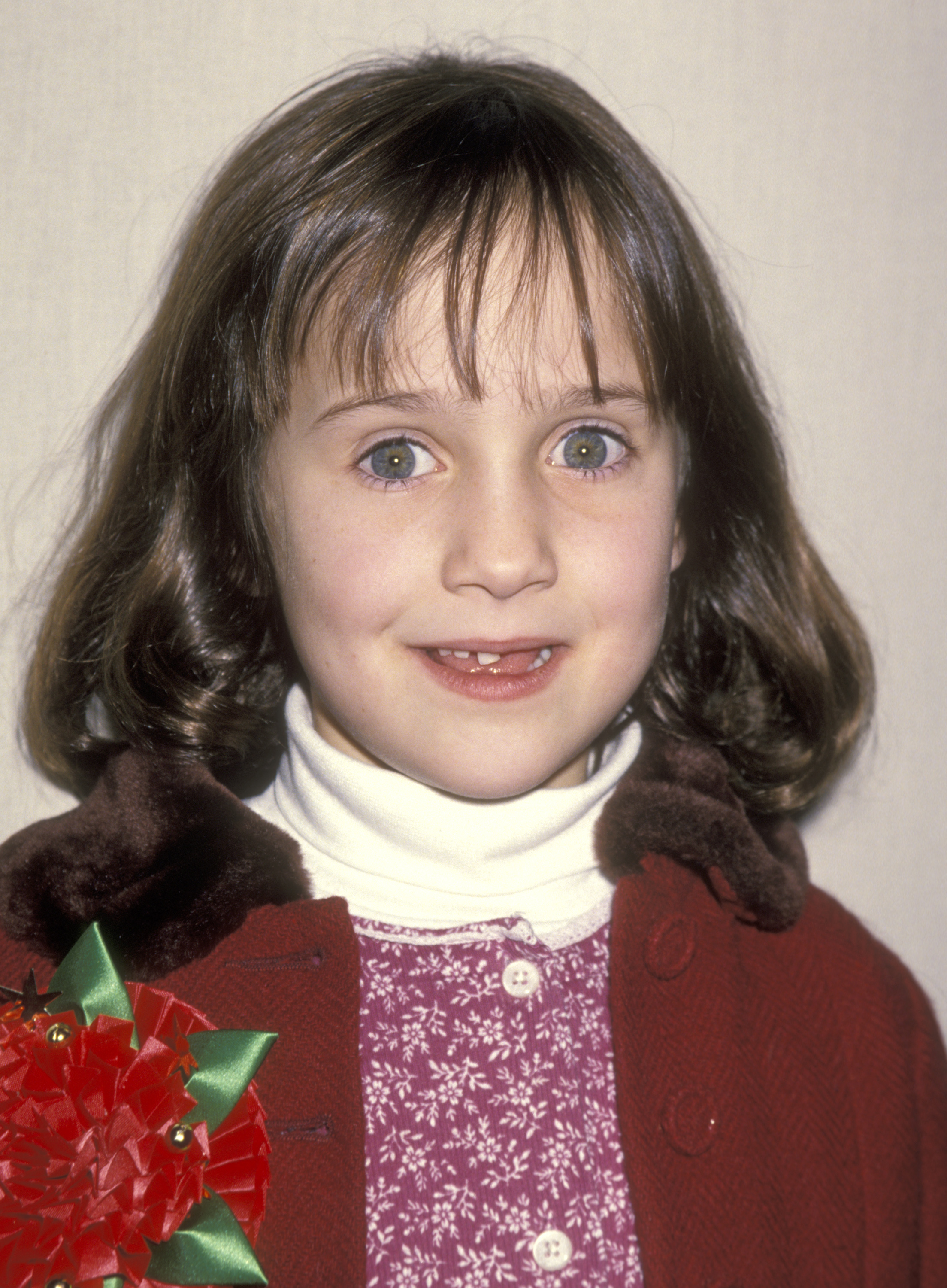 Mara Wilson asiste al 63 Desfile Anual de Navidad de Hollywood en los Estudios KTLA el 27 de noviembre de 1994 en Hollywood, California. | Fuente: Getty Images