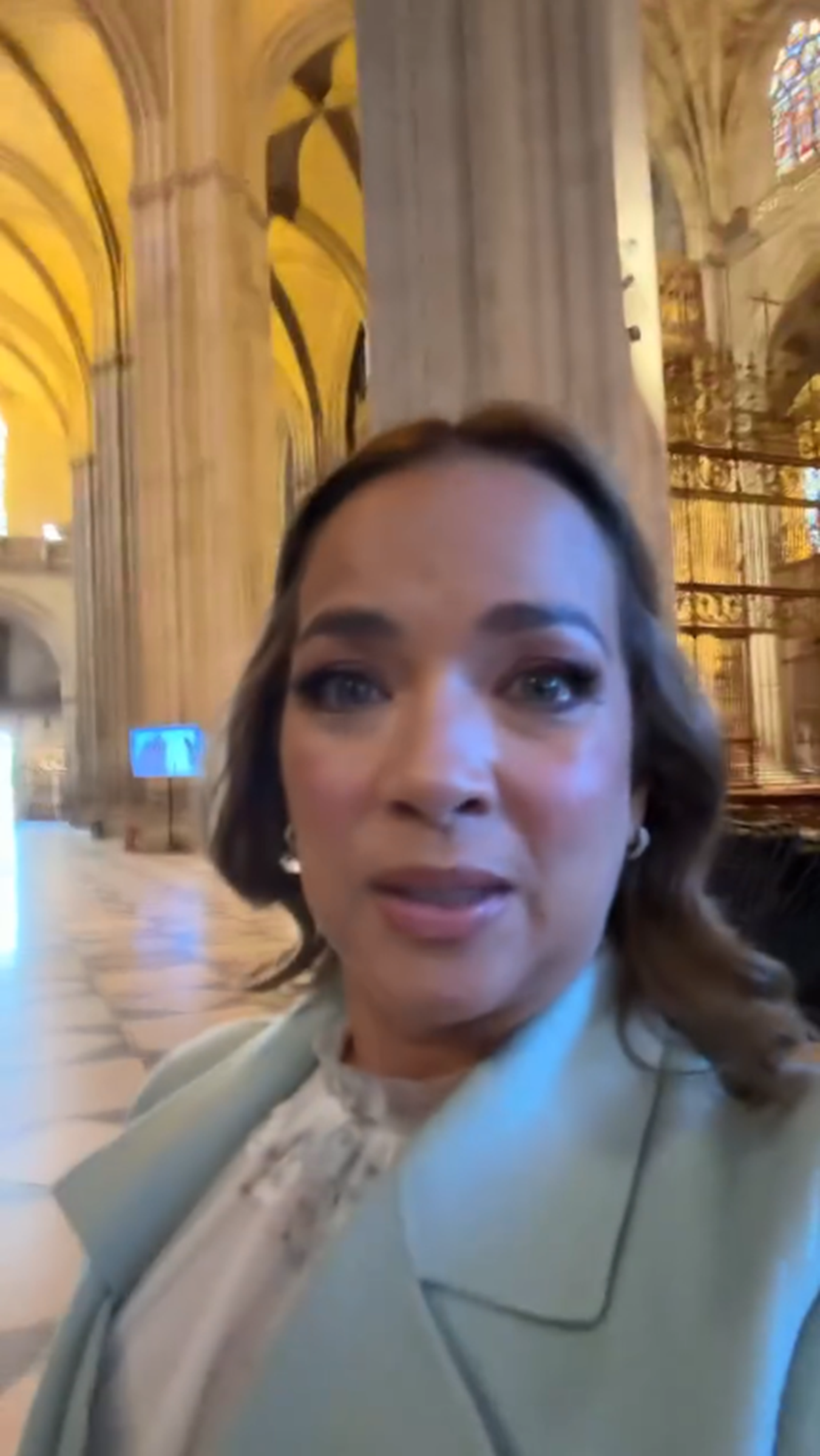 Adamari López durante su estadía en la Catedral de Sevilla | Fuente: Facebook/Adamari Lopez