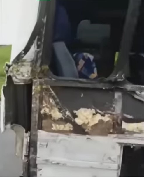 Estado del bus tras el accidente. | Foto: YouTube/EL TIEMPO