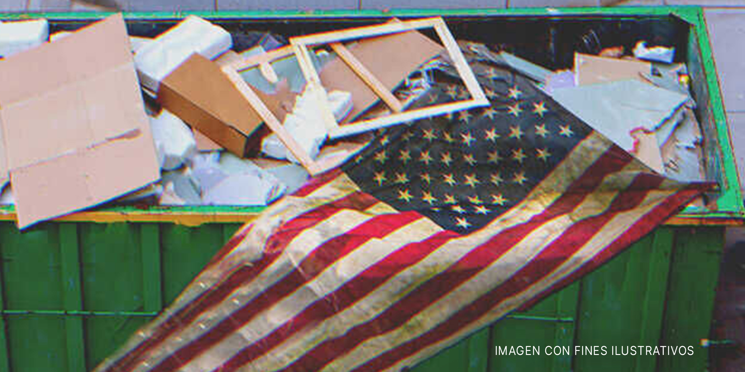 Una bandera en un contenedor. | Foto: Shutterstock