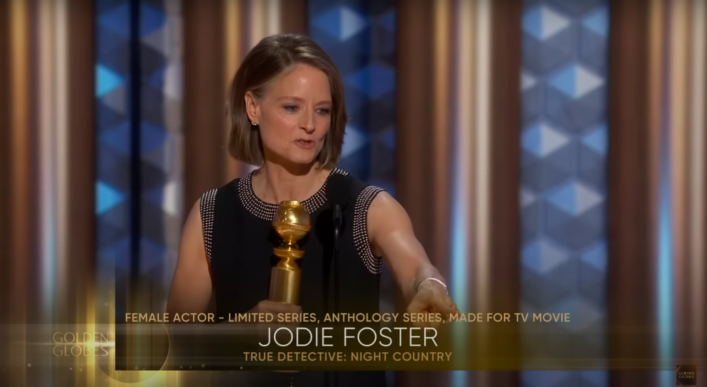 Jodie Foster dirigiéndose a Sofía Vergara durante su discurso de aceptación, publicado el 6 de enero de 2025 | Fuente: YouTube/Golden Globes