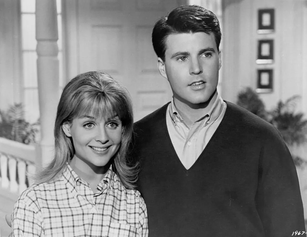 Rick Nelson y Kristin Nelson posan para un retrato el 1 de enero de 1963 | Foto: Getty Images