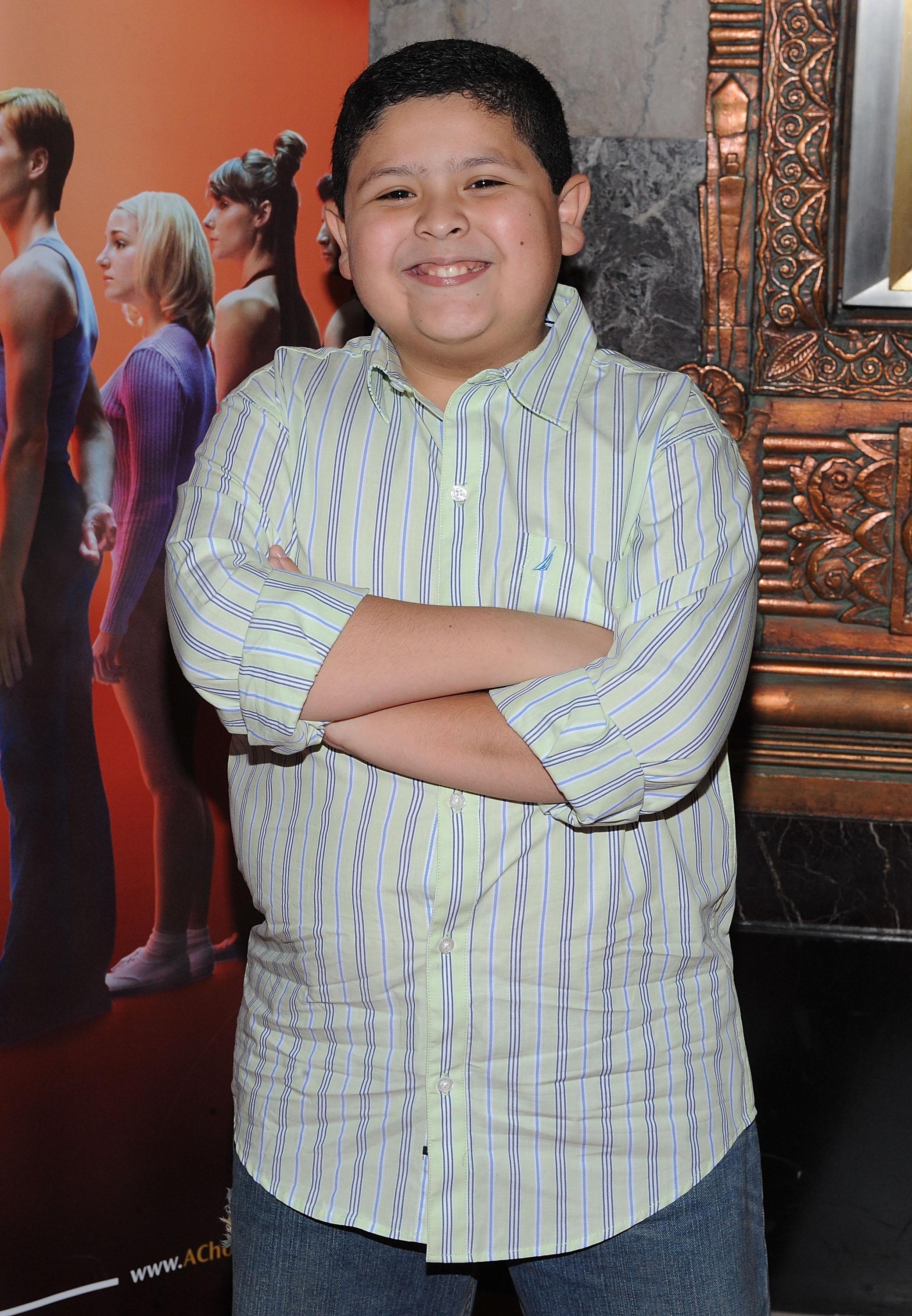 El actor Rico Rodriguez llega a la noche de estreno de "A Chorus Line" en Los Ángeles, en el Pantages Theatre, el 1 de junio de 2010, en Hollywood, California | Fuente: Getty Images