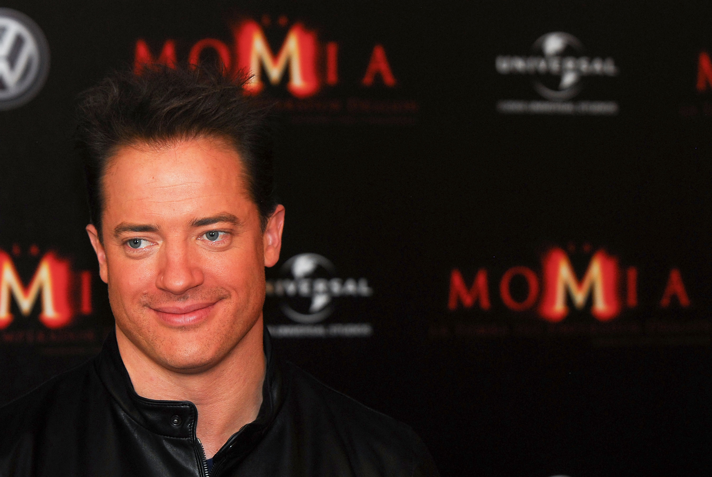 Brendan Fraser en el estreno de "The Mummy: Tomb of the Dragon Emperor" en 2008, cuando ya tenía que recurrir a bolsas de hielo y protecciones para lidiar con las lesiones acumuladas a lo largo de los años. | Fuente: Getty Images