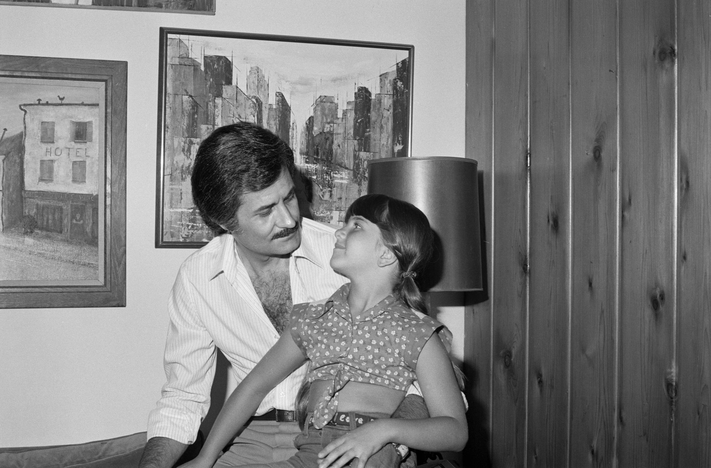 La actriz y su padre en 1975 | Fuente: Getty Images