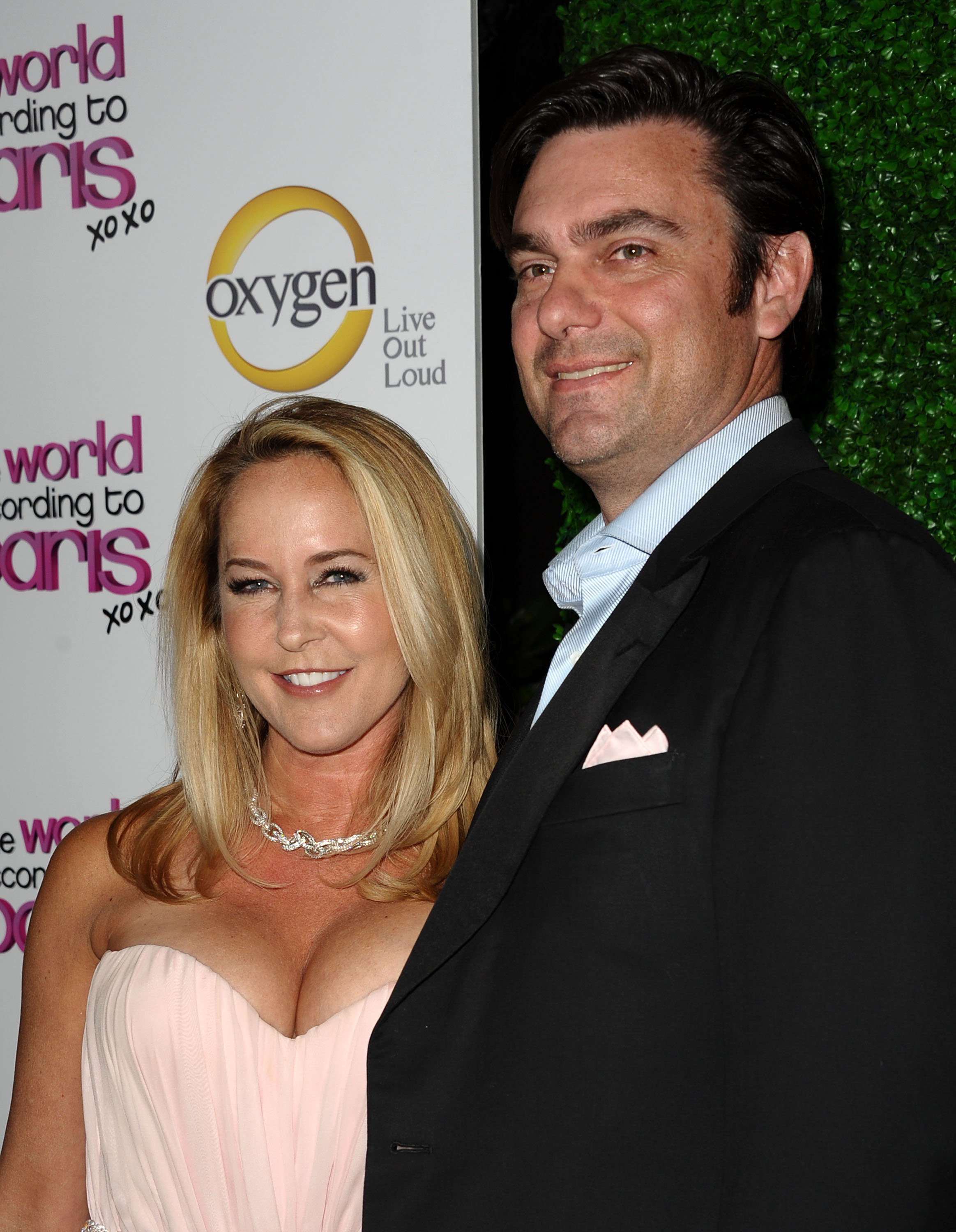 Erin Murphy y su esposo Darren Dunckel asisten a la fiesta del estreno de "The World According To Paris" de Oxygen el 17 de mayo de 2011 en Hollywood, California | Fuente: Getty Images