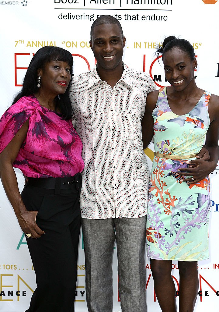 Joyce Jackson, Keisha Omilana y Kunle Omilana asisten a la 7ª edición de "On Our Toes In The Hamptons". | Foto: Getty Images