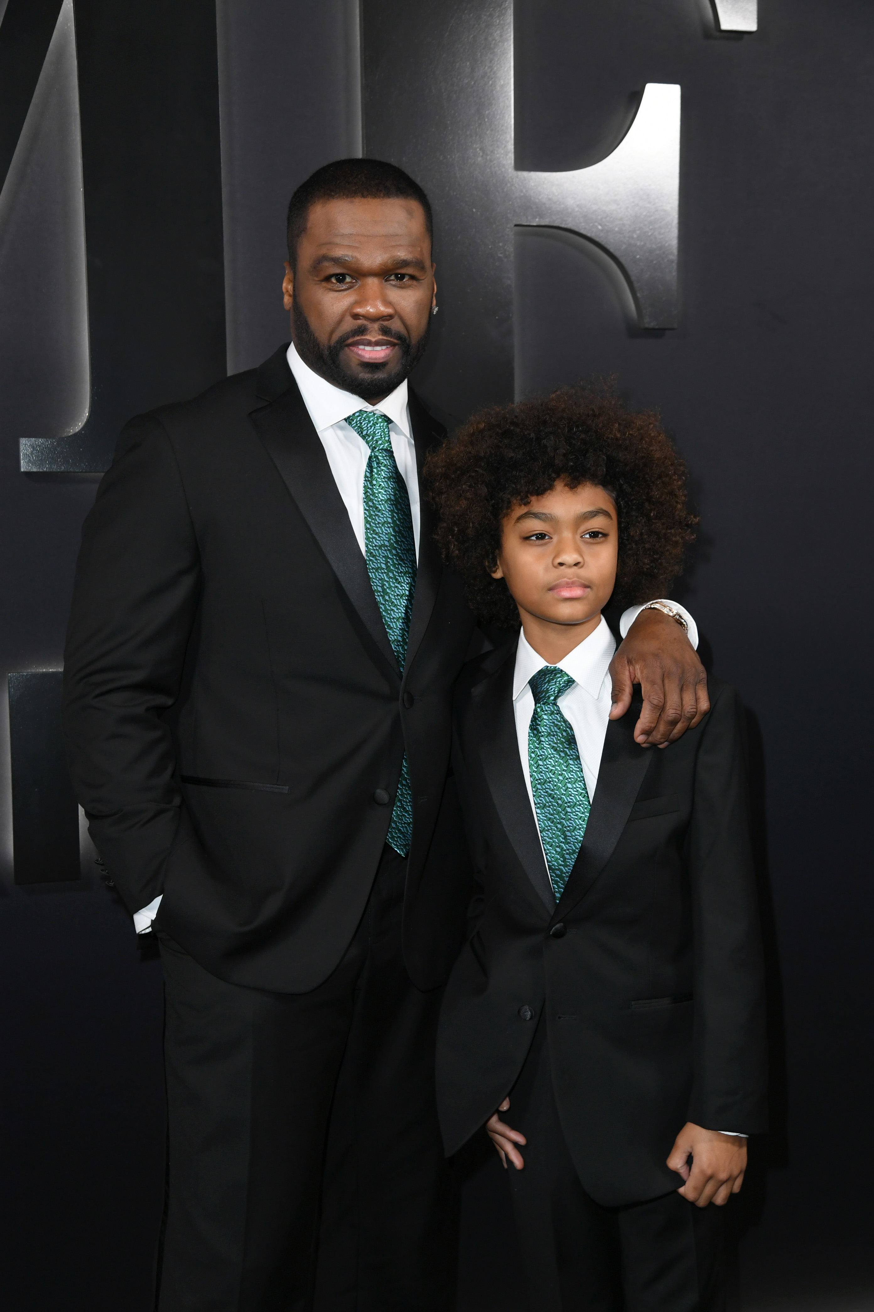 50 Cent y Sire Jackson asisten al estreno en la alfombra roja de Starz "BMF" Temporada 2 el 5 de enero de 2023, en Hollywood, California | Fuente: Getty Images