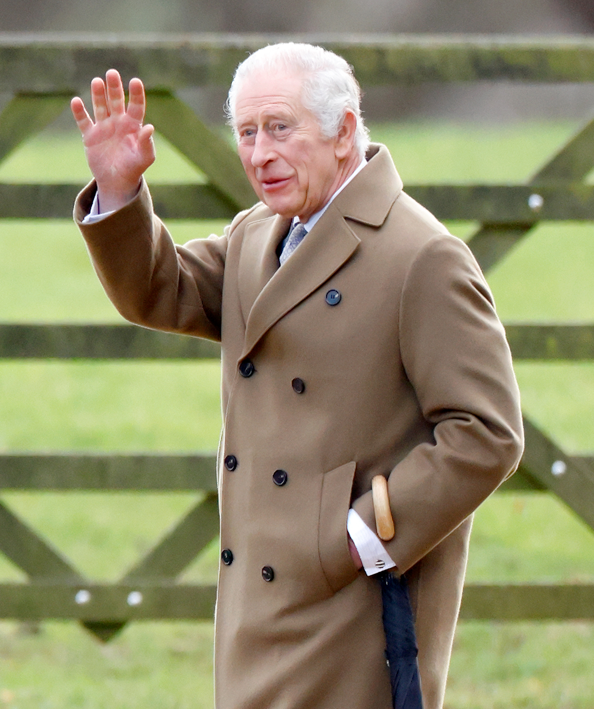 El rey Charles III asiste al servicio dominical en la Iglesia de St Mary Magdalene el 7 de enero de 2024 en Sandringham, Inglaterra | Fuente: Getty Images