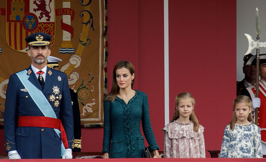 La familia real en el desfile militar del Día Nacional de España en 2014. | Foto: Getty Images