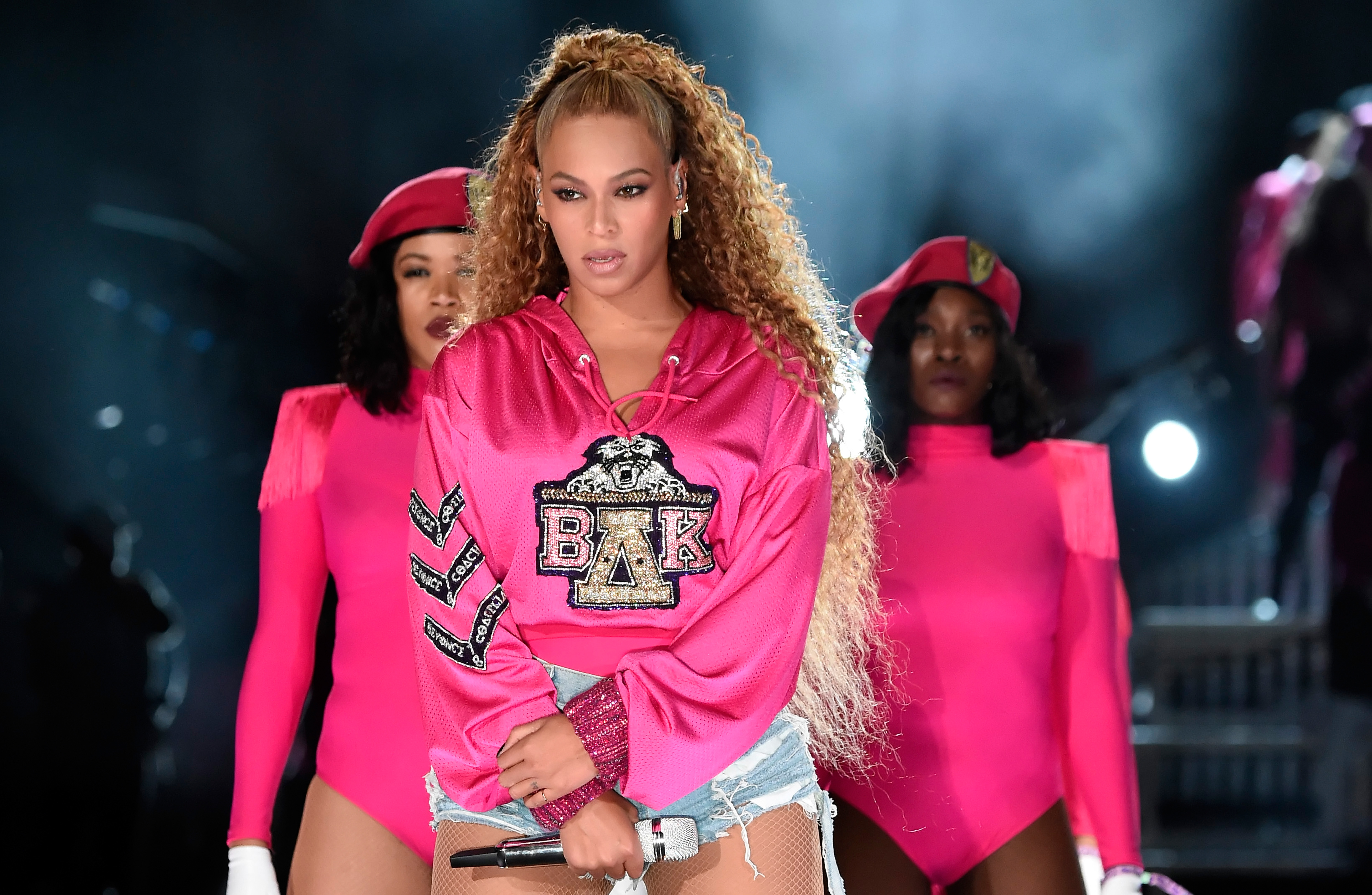 Beyoncé Knowles actúa en el escenario durante el Festival de Música y Artes del Valle de Coachella 2018 en el Empire Polo Field el 21 de abril de 2018 en Indio, California | Fuente: Getty Images