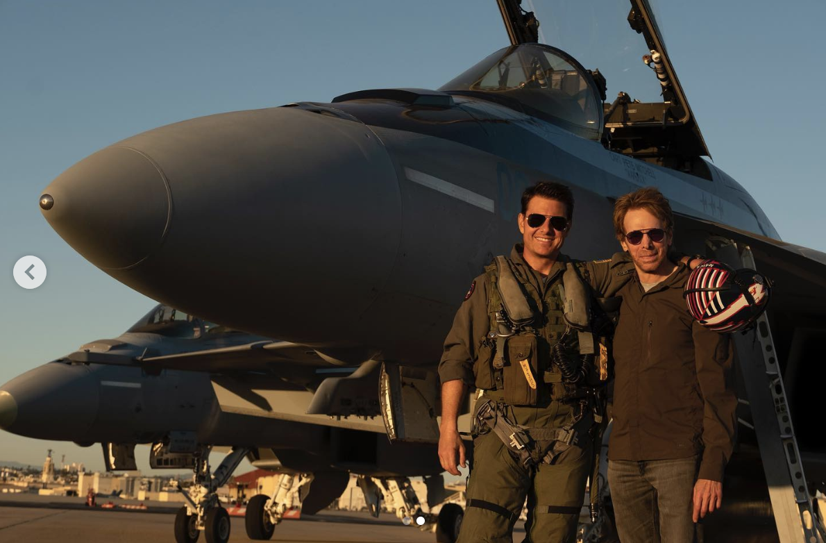 Tom Cruise y Jerry Bruckheimer en una foto fechada el 13 de mayo de 2022 | Fuente: Instagram/tomcruise