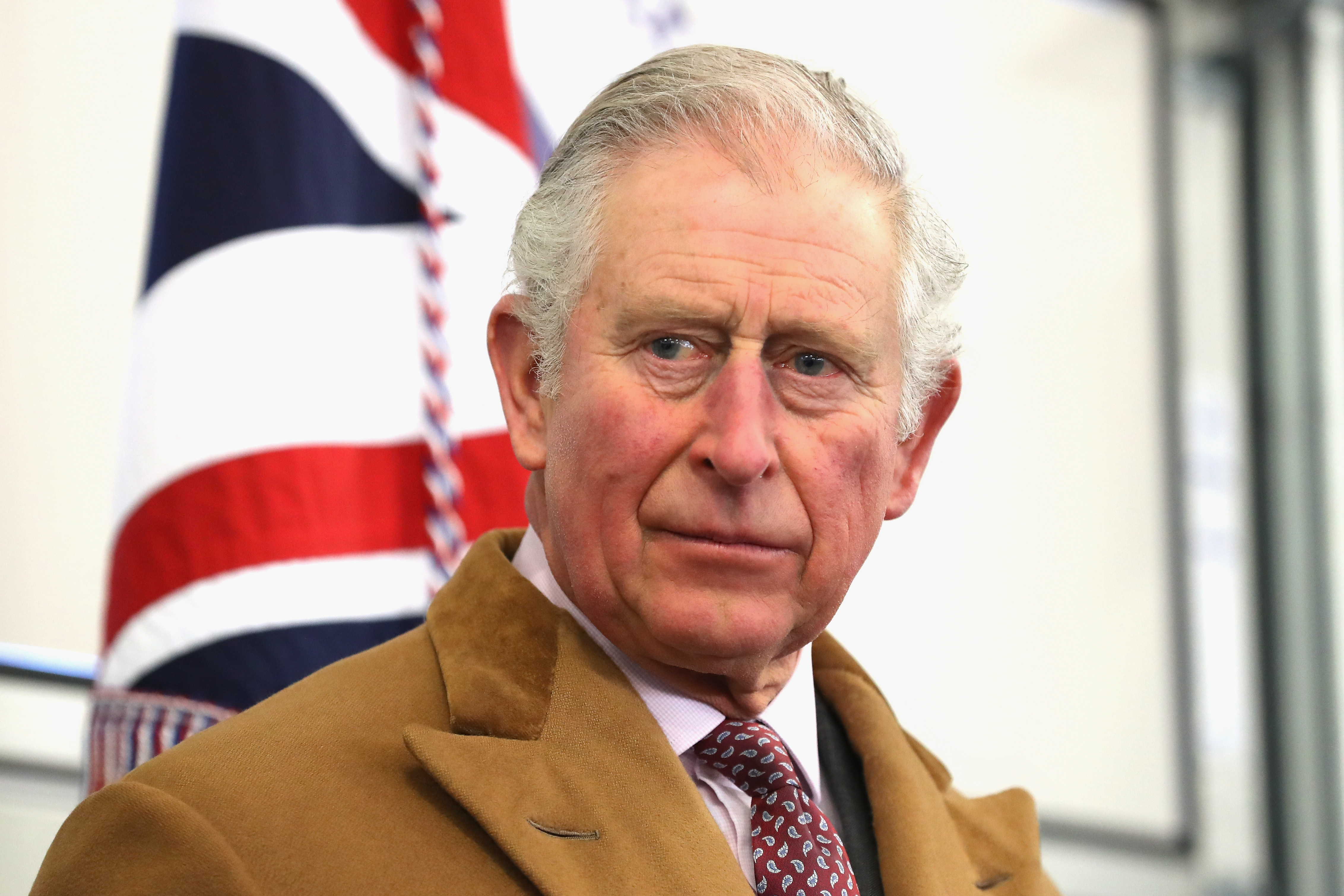 Rey Charles III, antiguo Príncipe de Gales, en la Estación de Servicios de Emergencia de Barnard Castle el 15 de febrero de 2018 | Foto: Getty Images