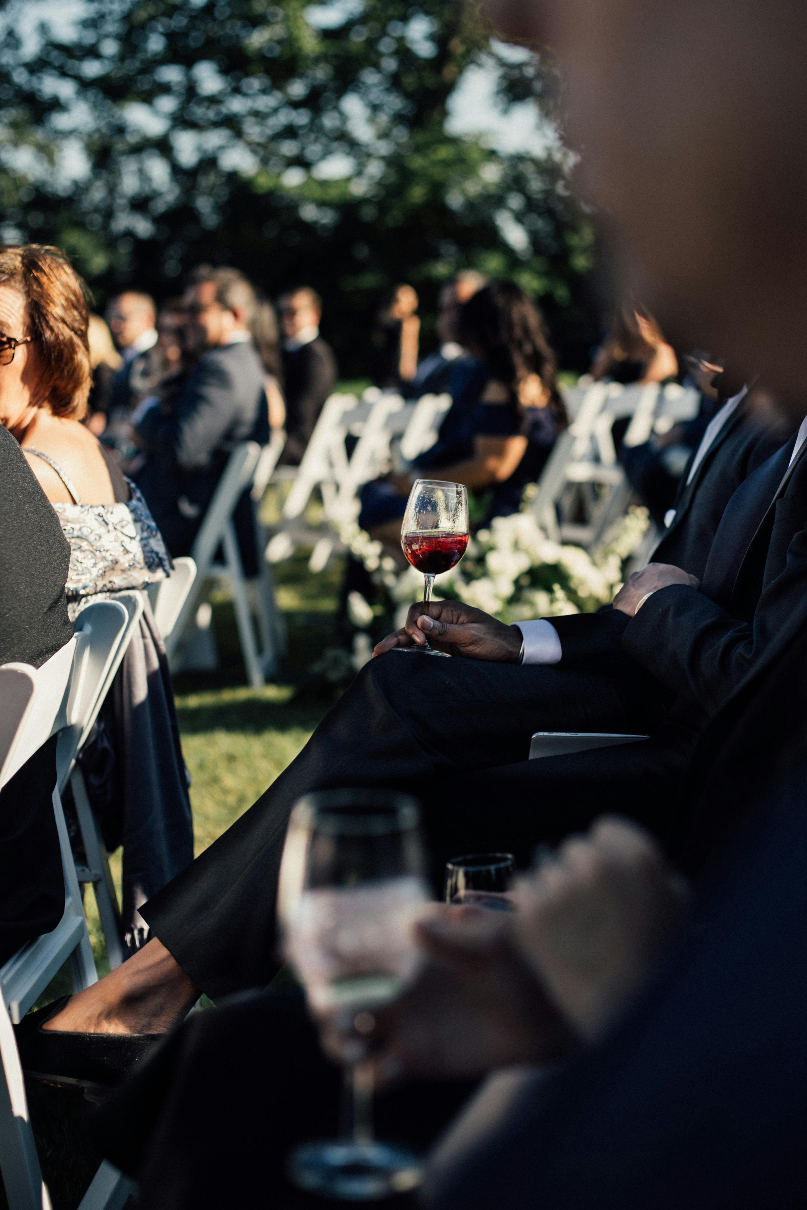 Invitados a una boda | Fuente: Pexels