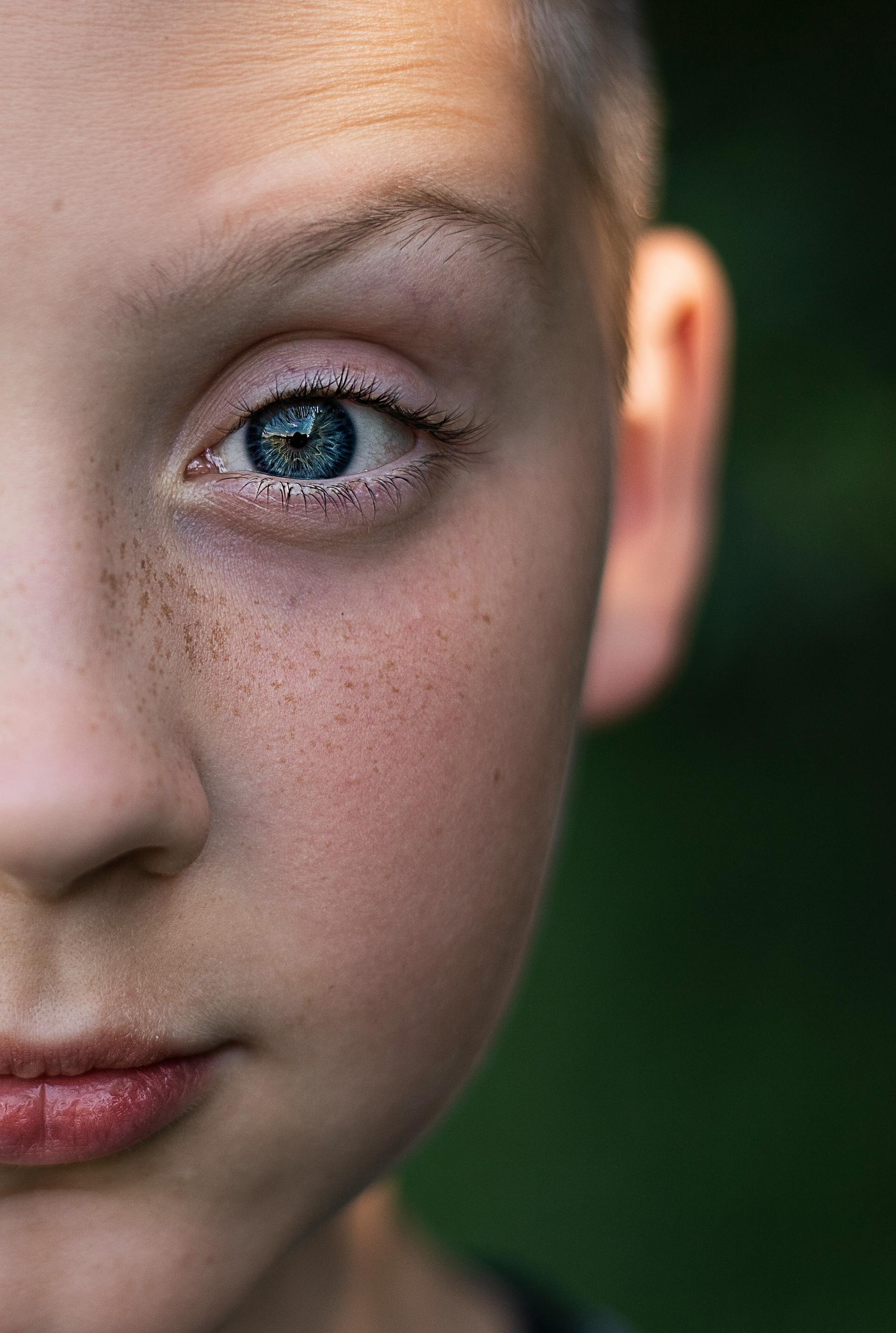 Primer plano de la cara de un niño | Fuente: Pexels