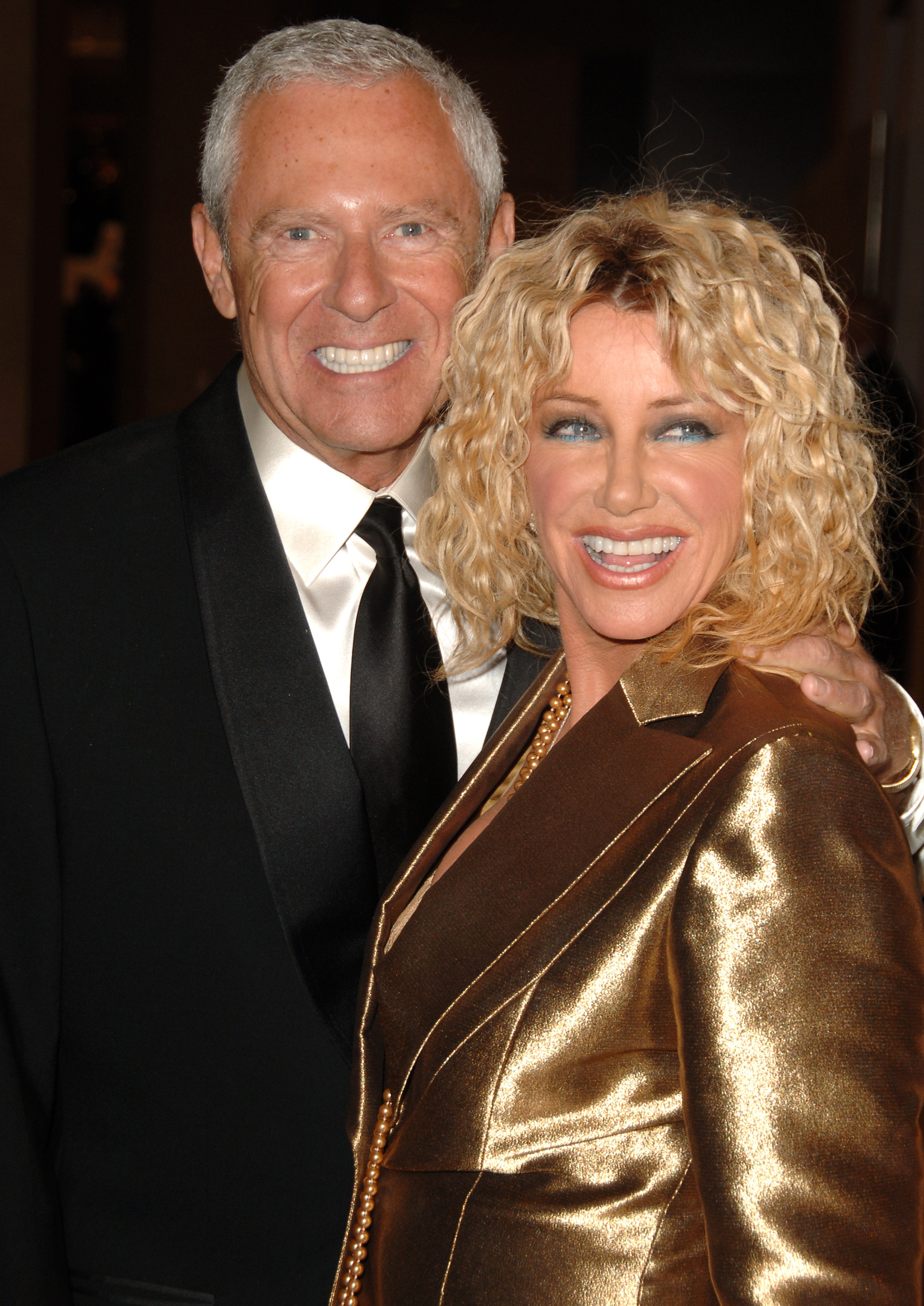 Alan Hamel y Suzanne Somers en el Mercedes-Benz Presents the 17th Carousel of Hope Ball | Foto: Getty Images