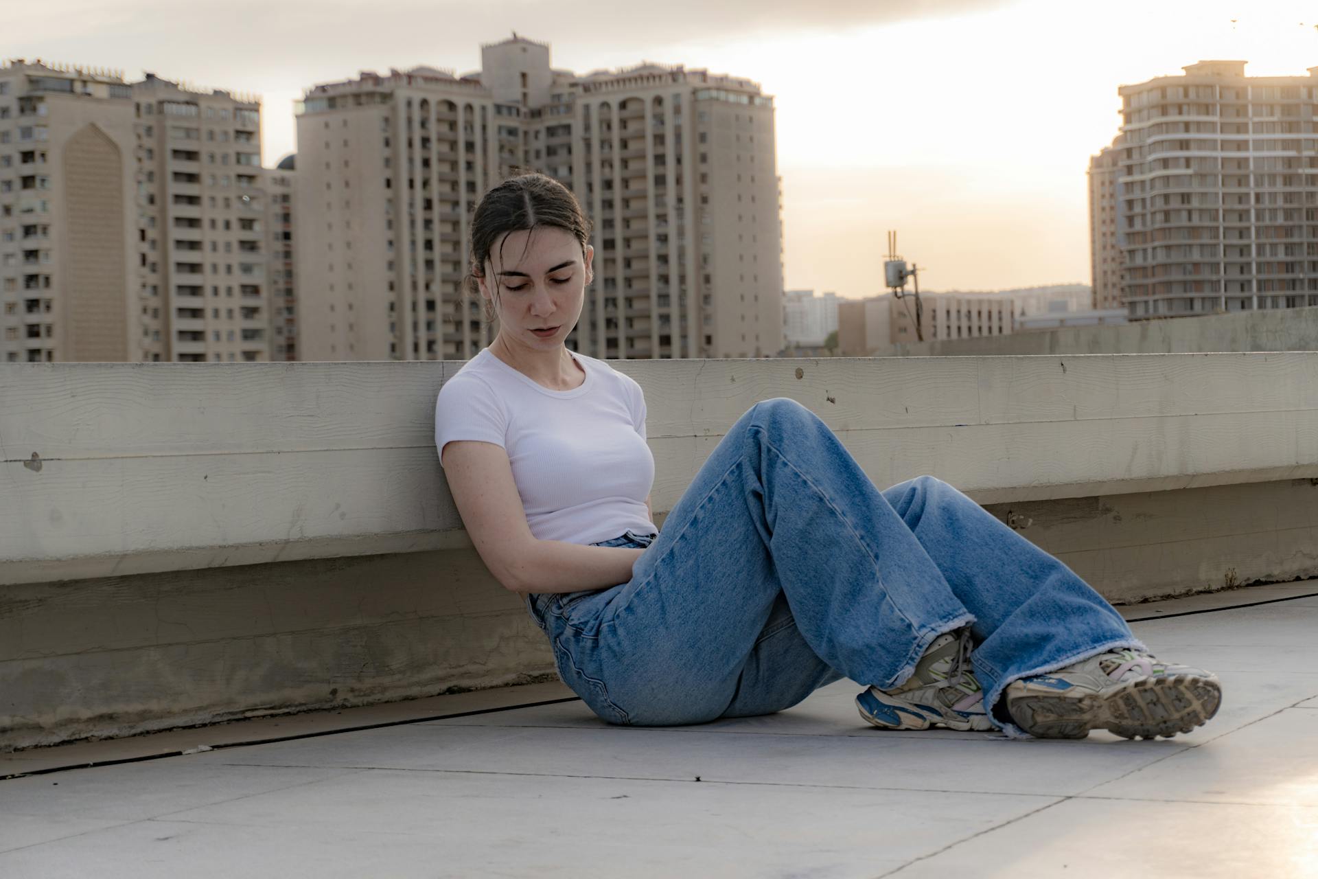 Una mujer reflexiva | Fuente: Pexels