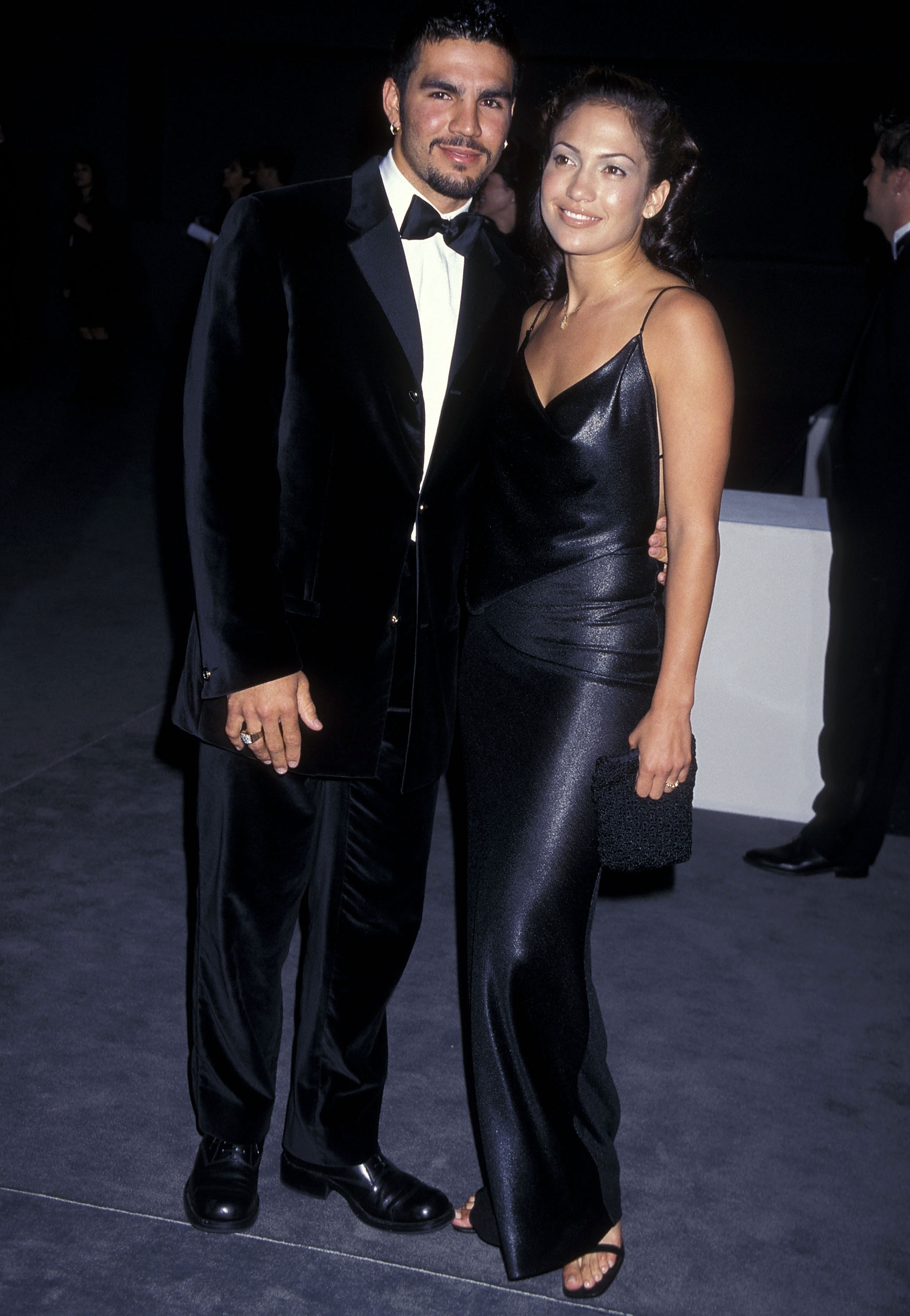 Jennifer Lopez y Ojani Noa el 5 de junio de 1997 en The Barker Hangar, Santa Monica Air Center en Santa Monica, California | Fuente: Getty Images