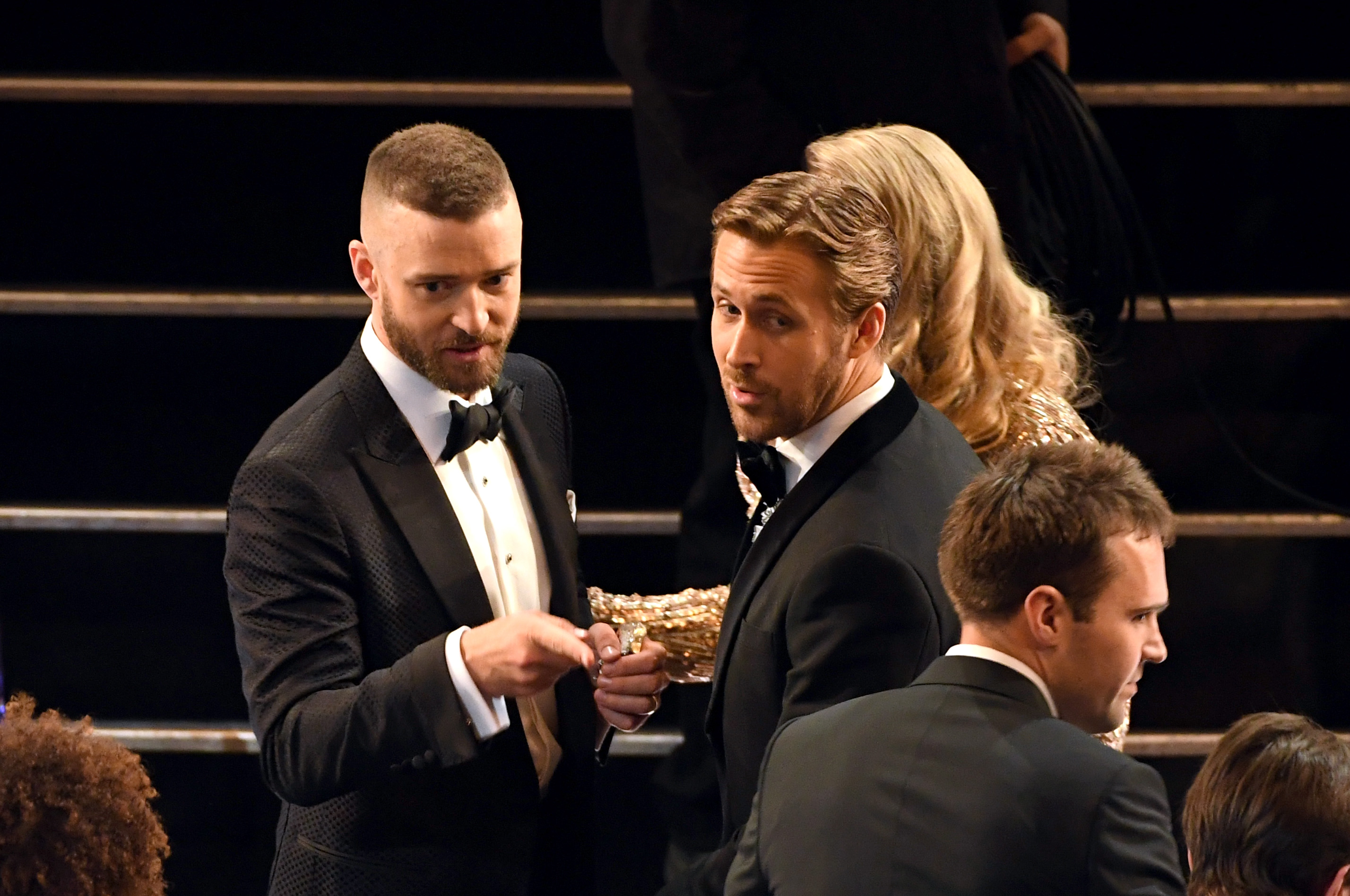 Justin Timberlake (I) y Ryan Gosling en Hollywood, California, el 26 de febrero de 2017 | Foto: Getty Images