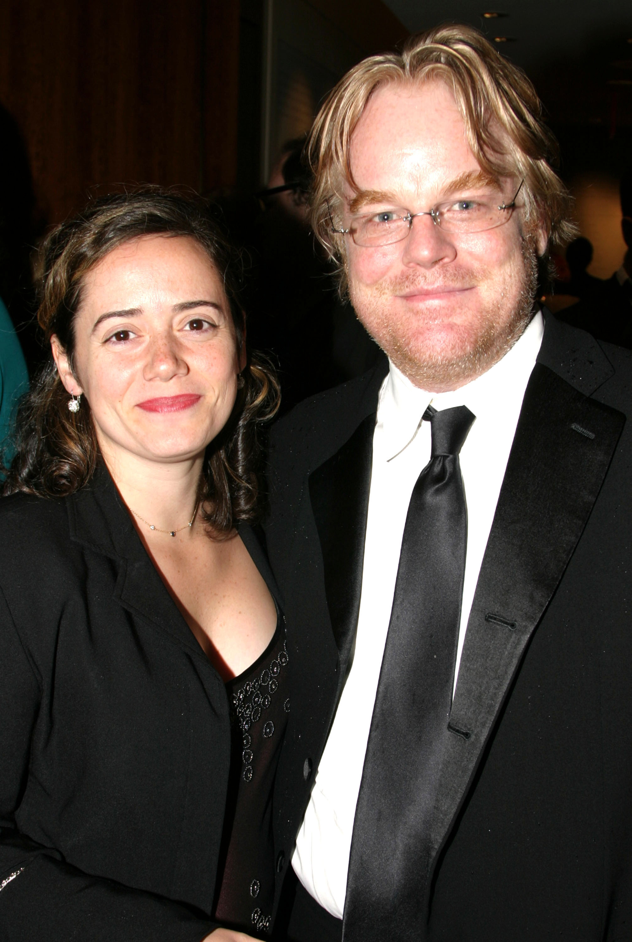 Mimi O'Donnell y Philip Seymour Hoffman durante el estreno de "The Violet Hour" en Broadway, Nueva York, el 6 de noviembre de 2003 | Fuente: Getty Images