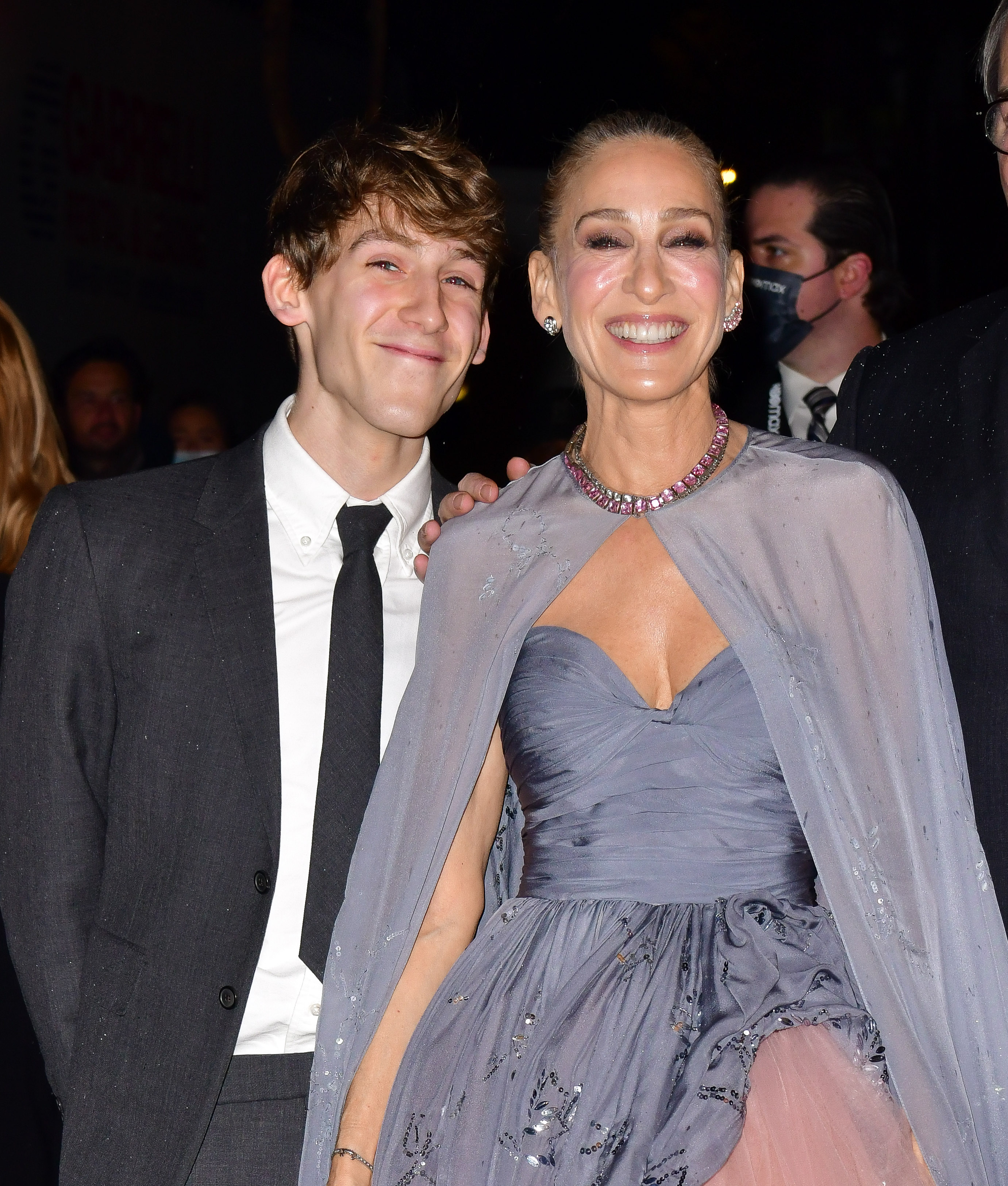 James Broderick y Sarah Jessica Parker asisten al estreno de "And Just Like That" en Nueva York el 8 de diciembre de 2021 | Fuente: Getty Images