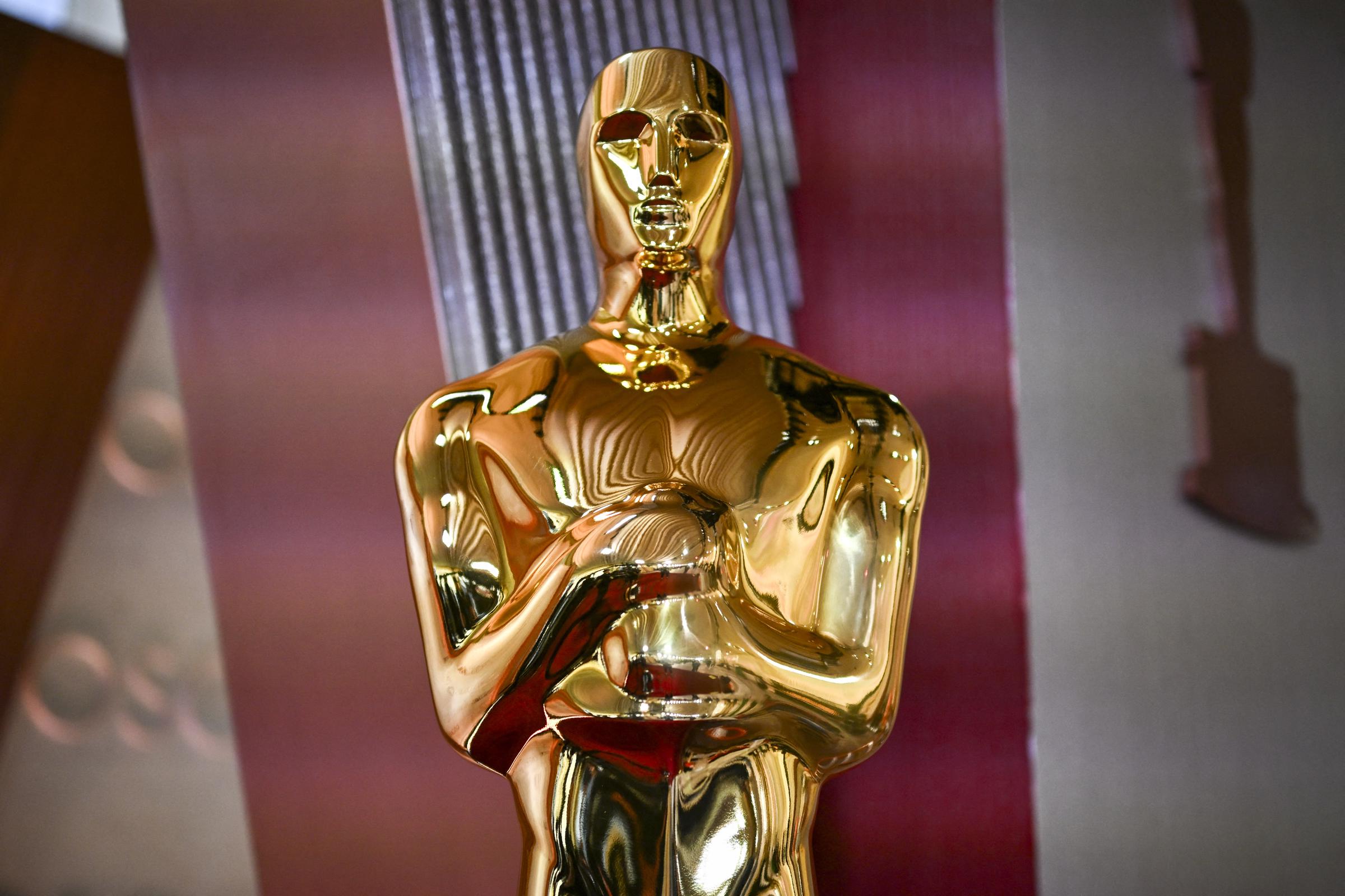 Una estatuilla del Oscar en la alfombra roja de la 97ª edición de los Premios de la Academia en el Dolby Theatre de Hollywood, California, el 28 de febrero de 2025 | Fuente: Getty Images