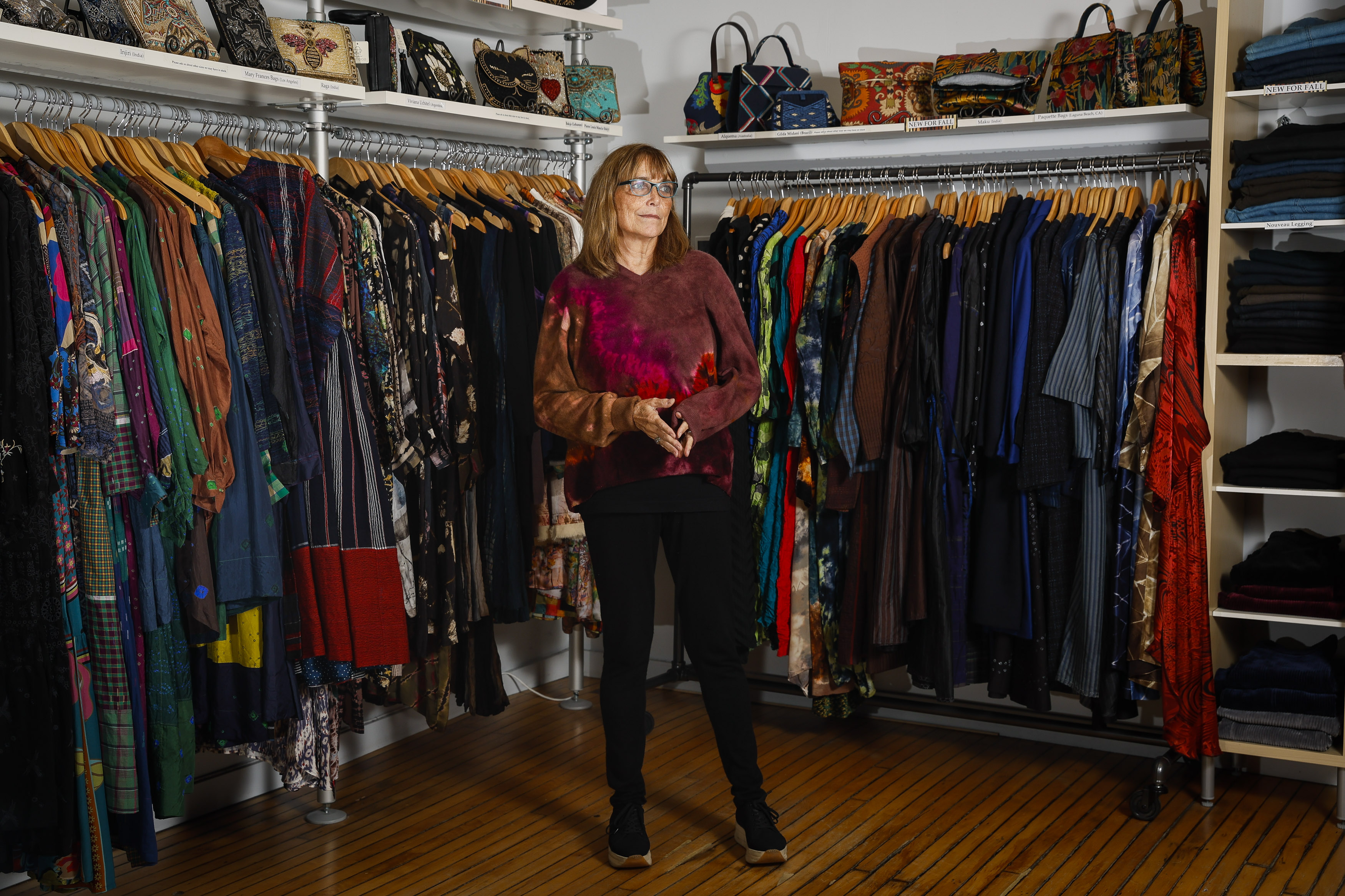 Karen Allen posa para un retrato en su tienda el 25 de septiembre de 2023 | Fuente: Getty Images