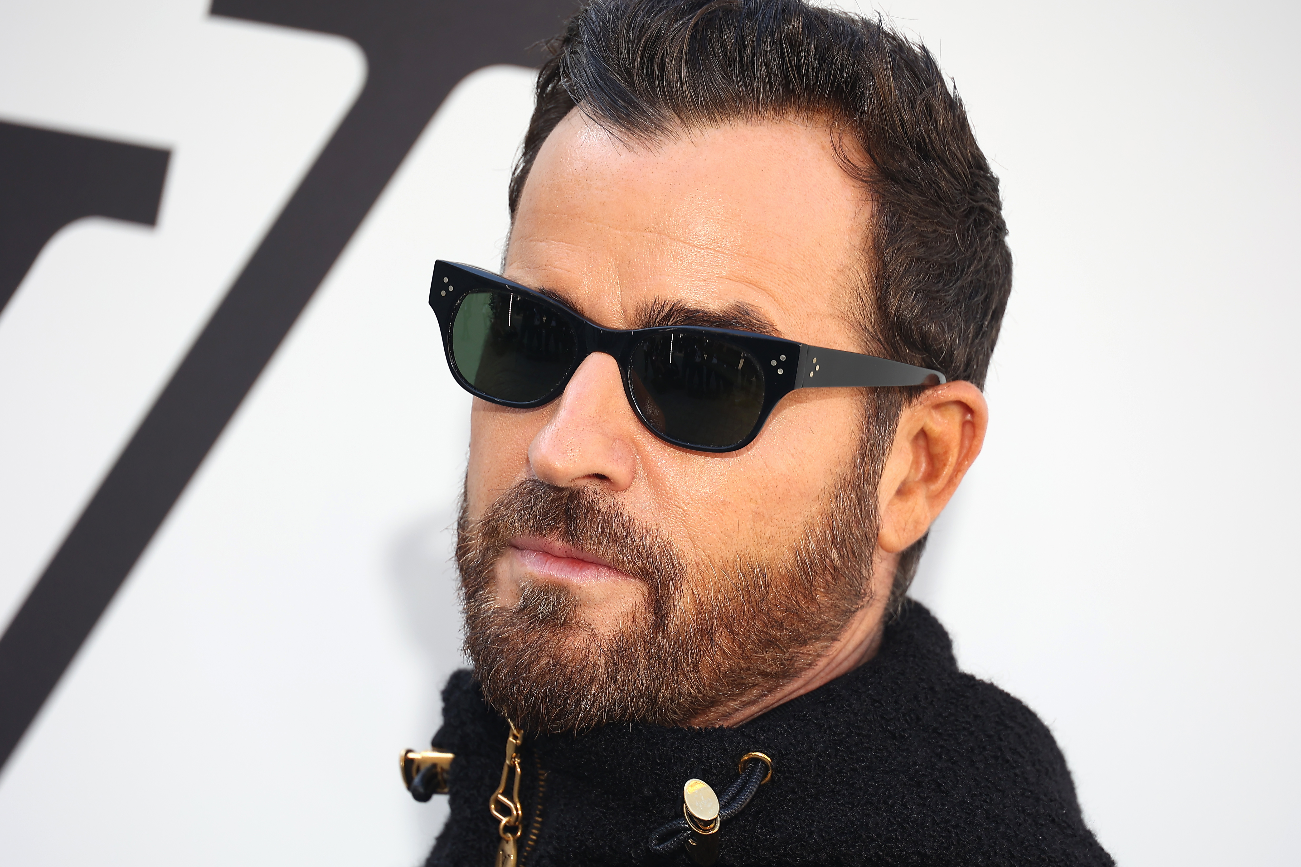 El novio asiste al desfile de Louis Vuitton Womenswear Primavera/Verano 2023 el 4 de octubre de 2022 | Fuente: Getty Images