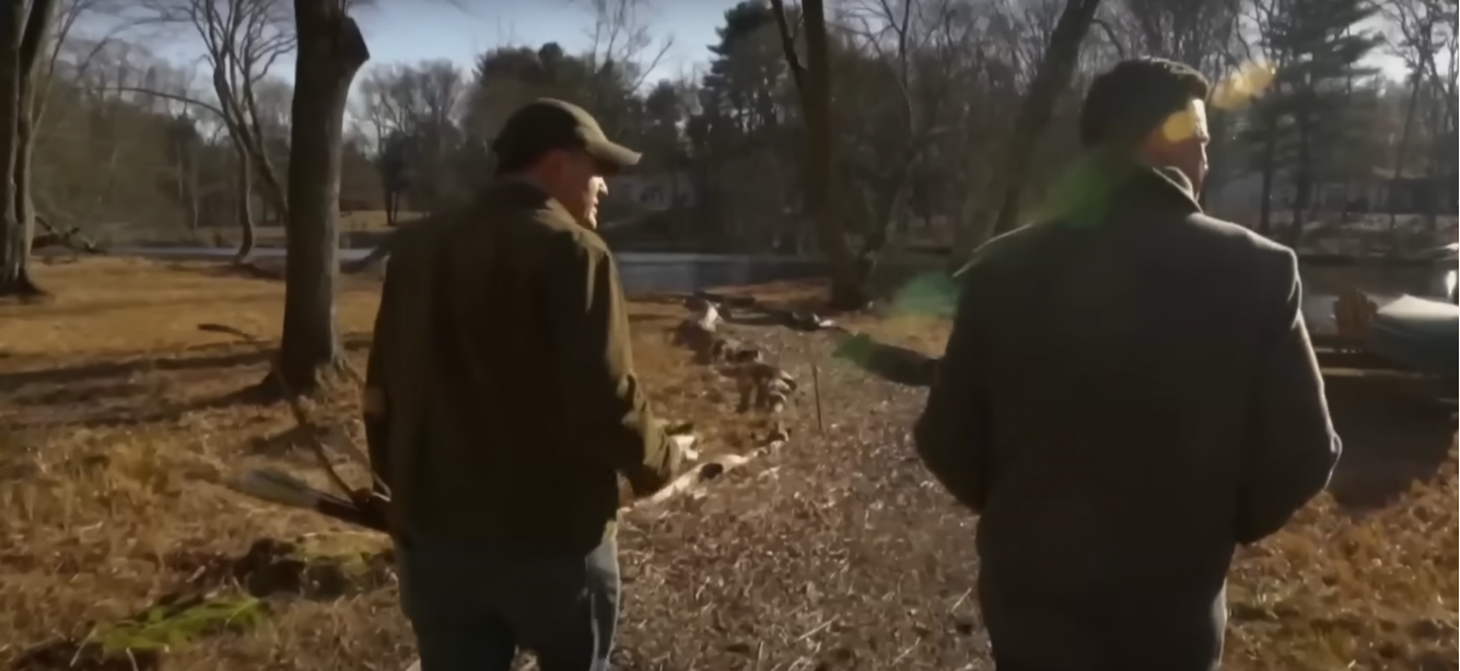 Brendan Fraser habla con Willie Geist en su granja. | Foto: YouTube/TODAY