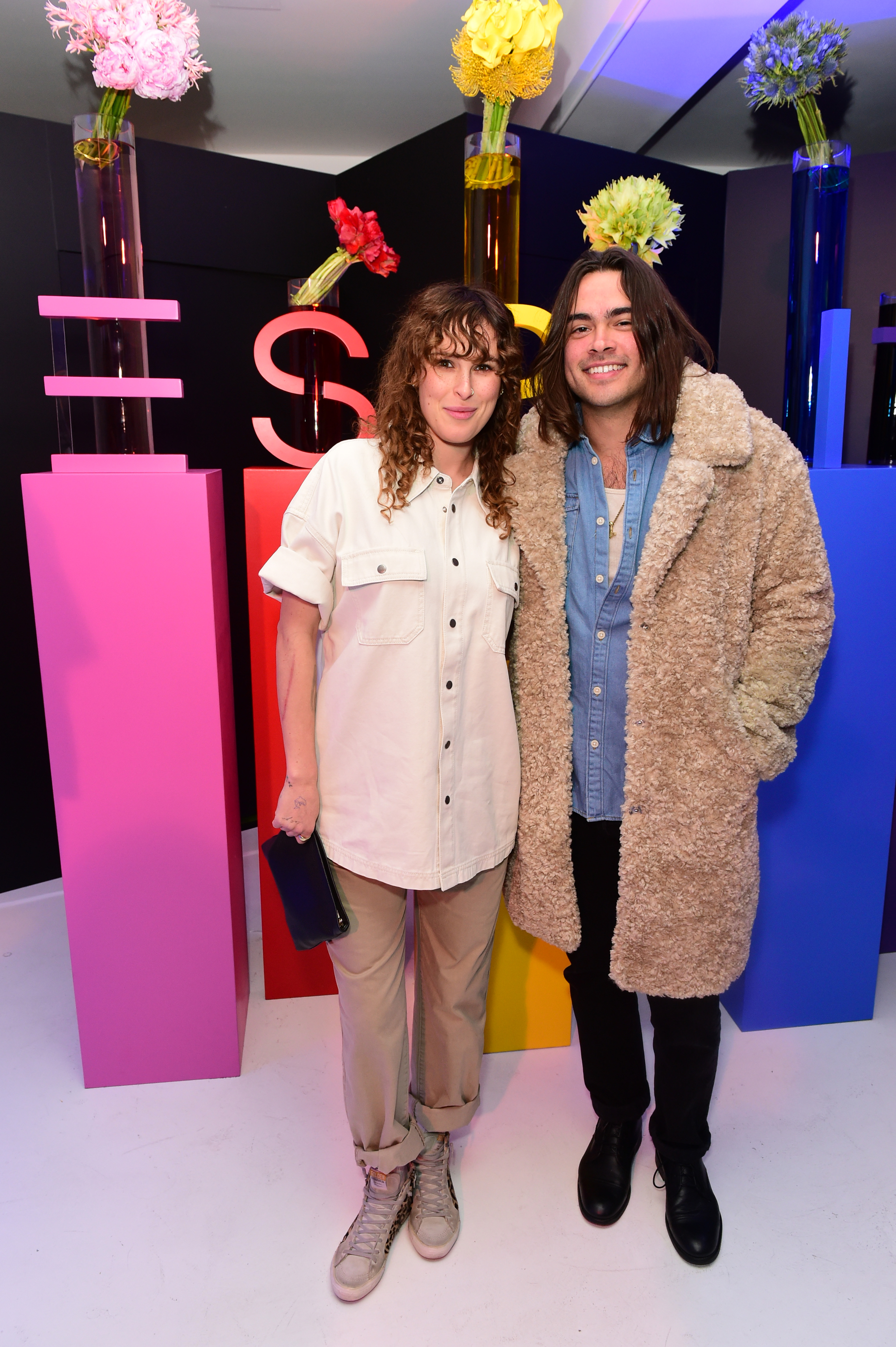 Rumer Willis y Derek Richard Thomas en la inauguración de ESPRIT LA Pop-Up en Los Ángeles, California, el 16 de noviembre de 2022 | Fuente: Getty Images