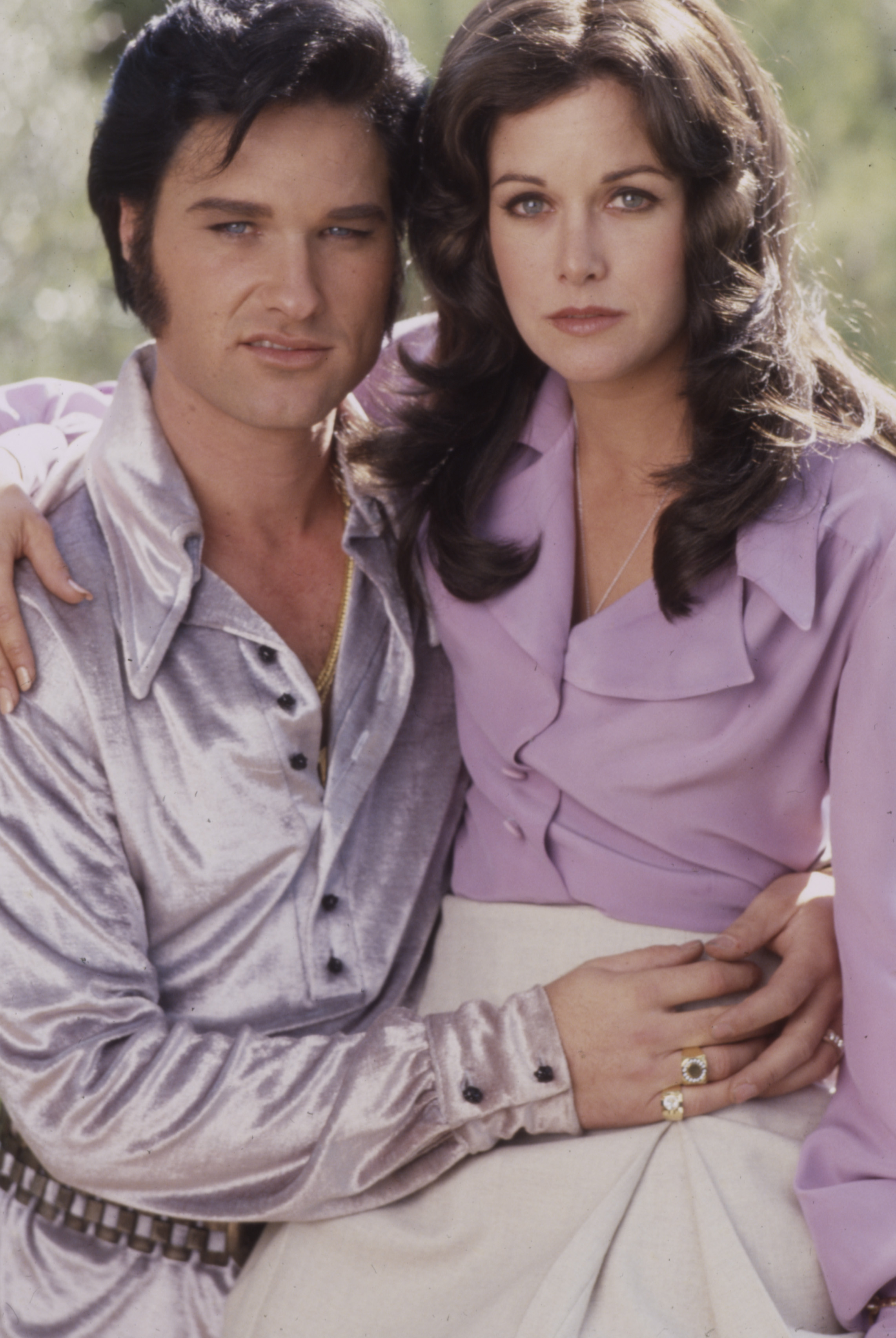 Kurt Russell y Season Hubley posan para un retrato en 1979 | Fuente: Getty Images