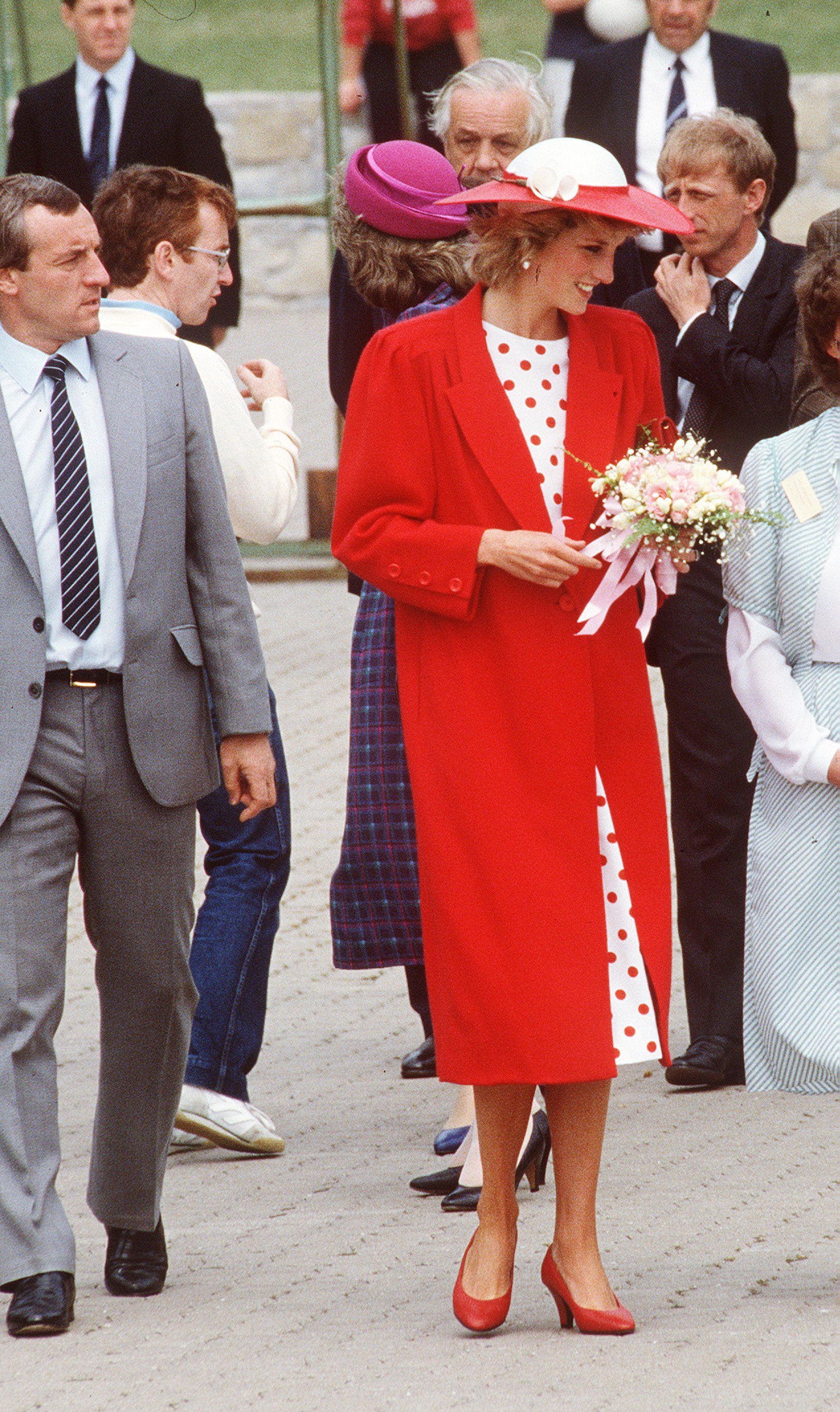 Diana, princesa de Gales, con su guardaespaldas Barry Mannakee. | Foto: Getty Images