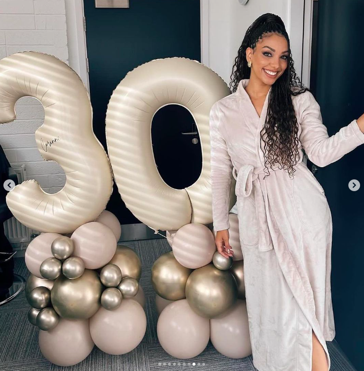 Corinne Foxx posando para una foto publicada el 16 de febrero de 2024 | Foto: Instagram/iamjamiefoxx