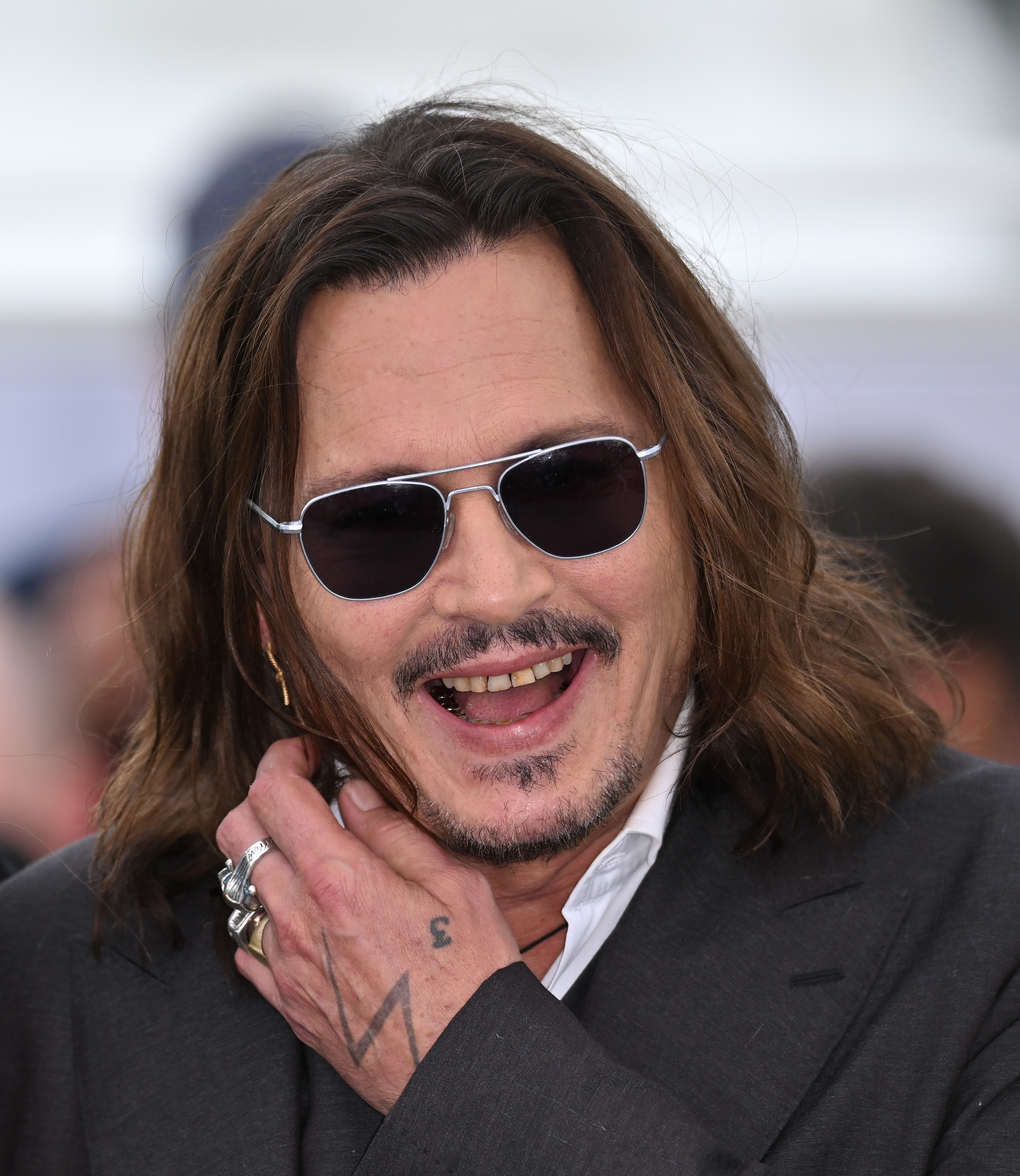 Johnny Depp durante el photocall de "Jeanne du Barry" en la 76ª edición del Festival de Cine de Cannes, Francia, el 17 de mayo de 2023 | Fuente: Getty Images