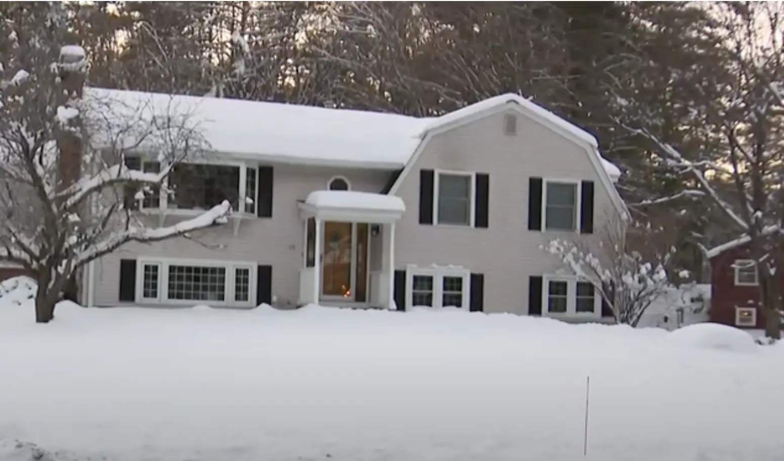 La casa de Roxanne Doucette, vista en un vídeo del 7 de enero de 2024 | Foto: Youtube.com/cbsboston