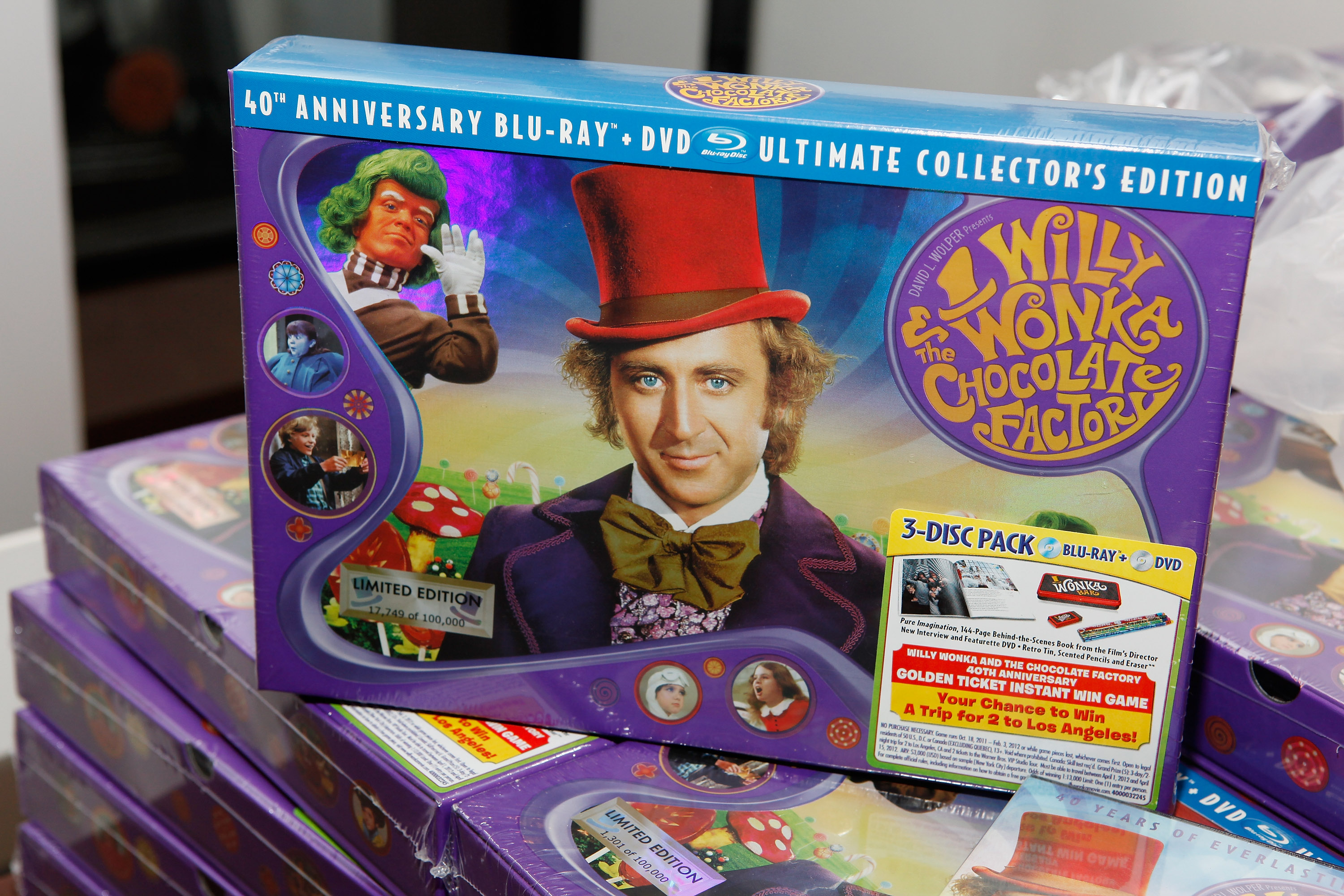 Una foto de la caja de DVD en el 40º Aniversario de "Willy Wonka & The Chocolate Factory" el 18 de octubre de 2011 en Nueva York | Fuente: Getty Images