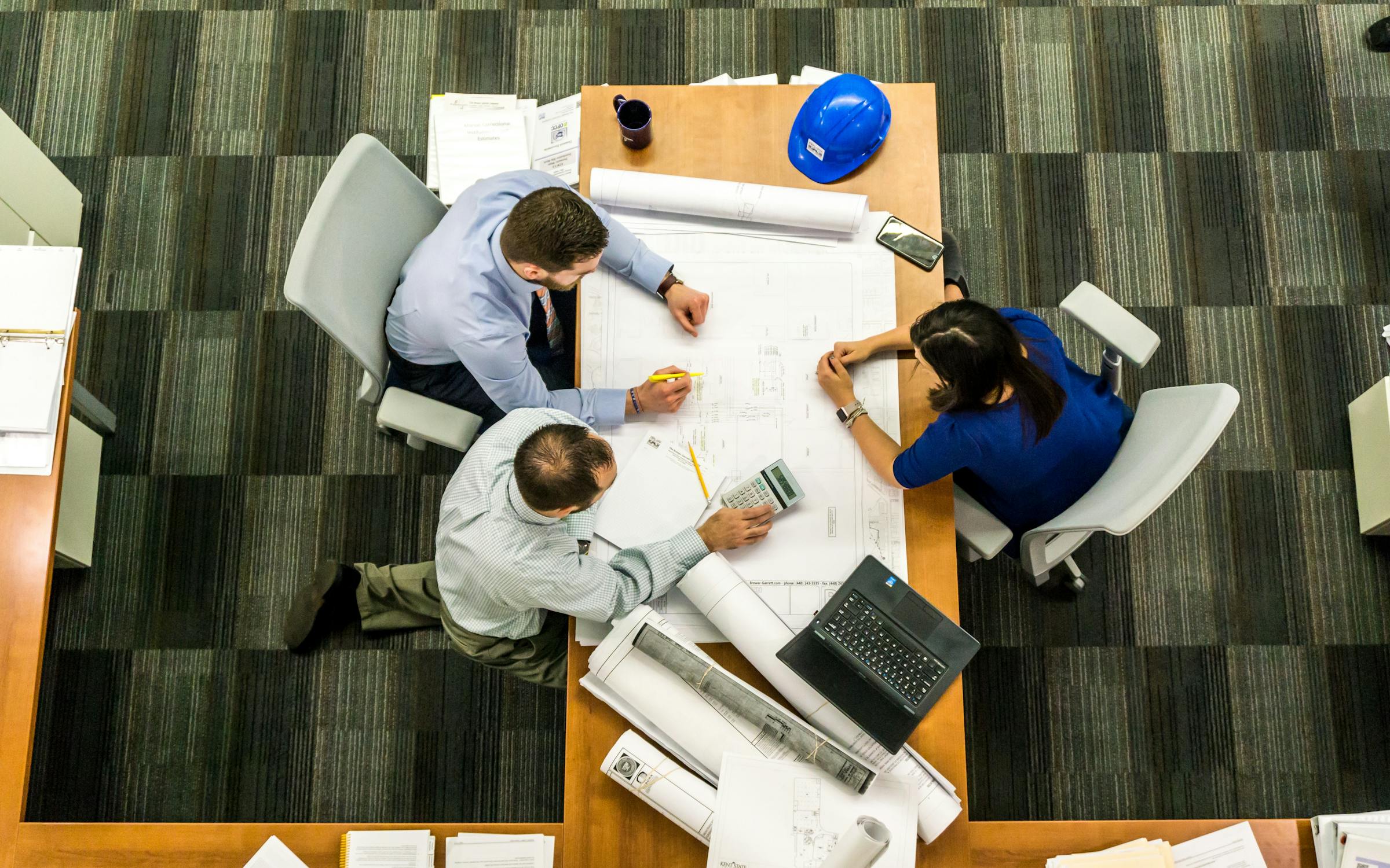 Una reunión de trabajo | Fuente: Pexels