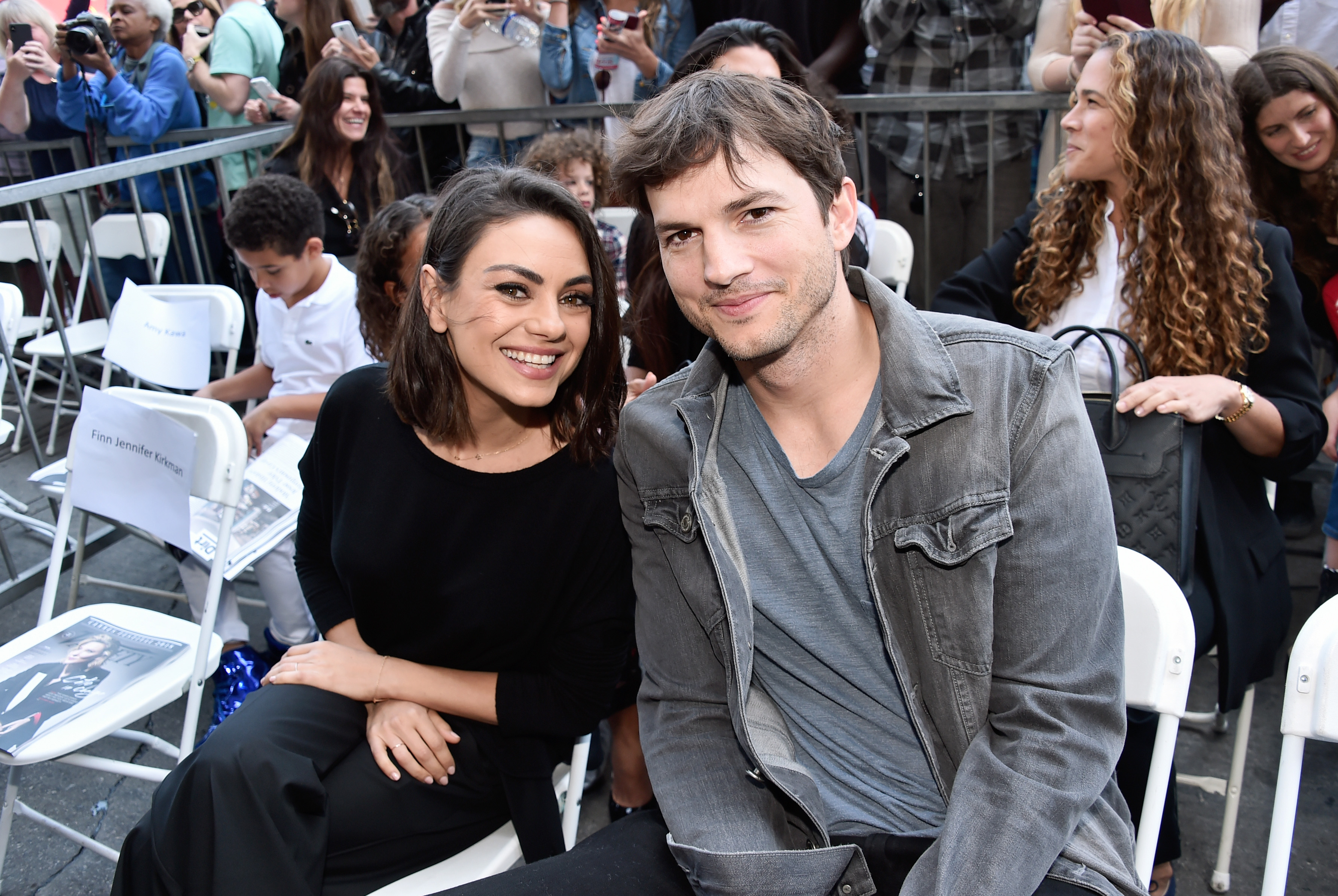 Mila Kunis y Ashton Kutcher fotografiados el 13 de noviembre de 2022 | Fuente: Getty Images