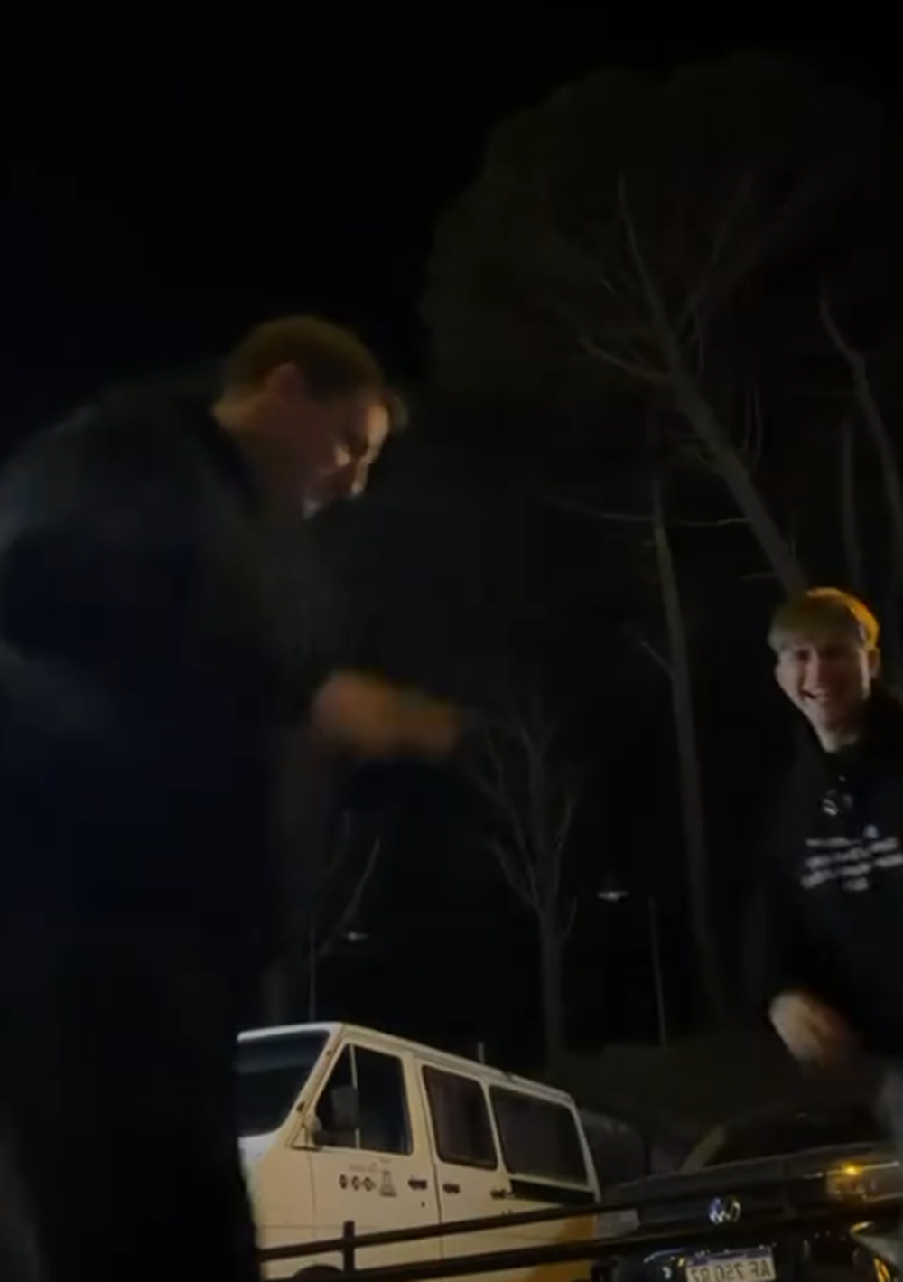 Maxi López bailando junto a sus hijos Valentino, Benedicto y Constantino durante su viaje a Cariló, Argentina | Fuente: TikTok/official.maxilopez