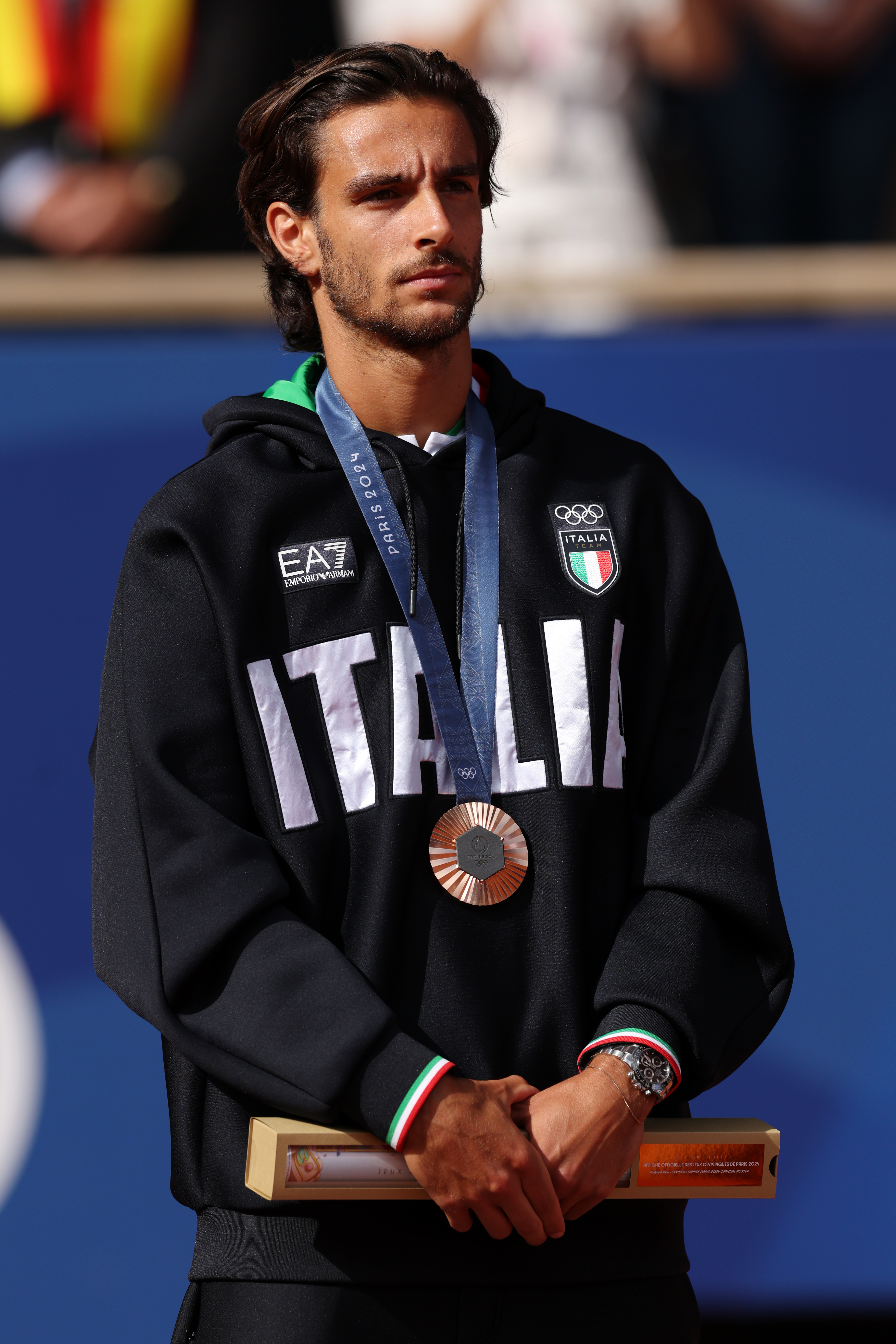 El italiano ganó el bronce en Roland Garros durante los Juegos Olímpicos de París de 2024. Esa medalla fue uno de los mayores logros de su carrera antes de que Milán le diera su primera experiencia en una pasarela muy diferente. | Fuente: Getty Images